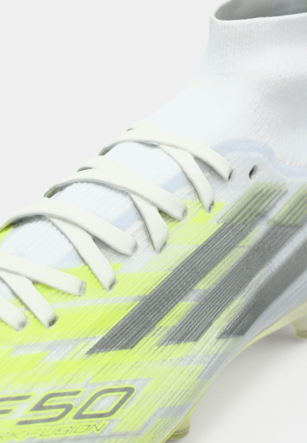 F50 SPARKFUSION PRO MID CUT - Chaussures de football sur terrain synthétique - footwear white/iron metallic/hi res yellow