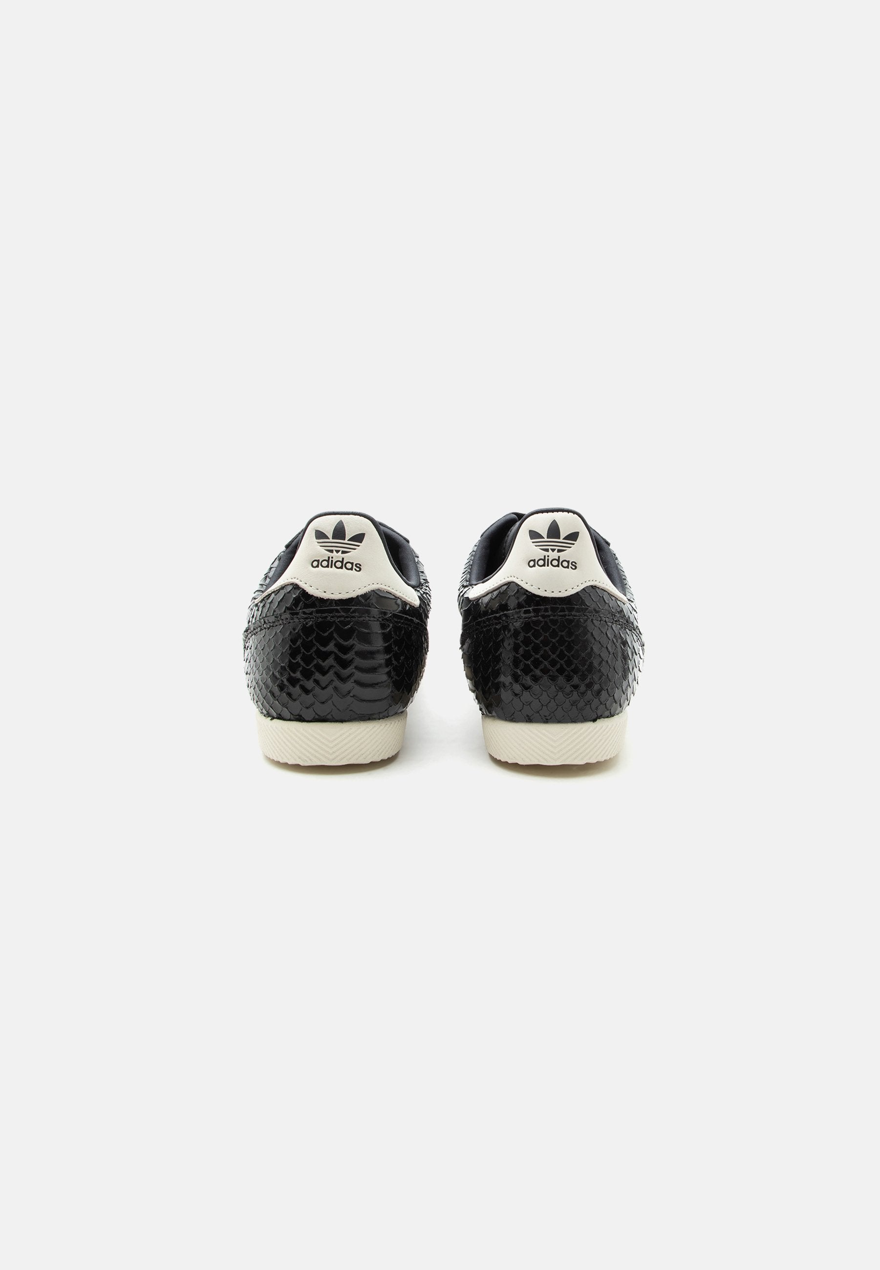 JAPAN - Trainers - core black/off white