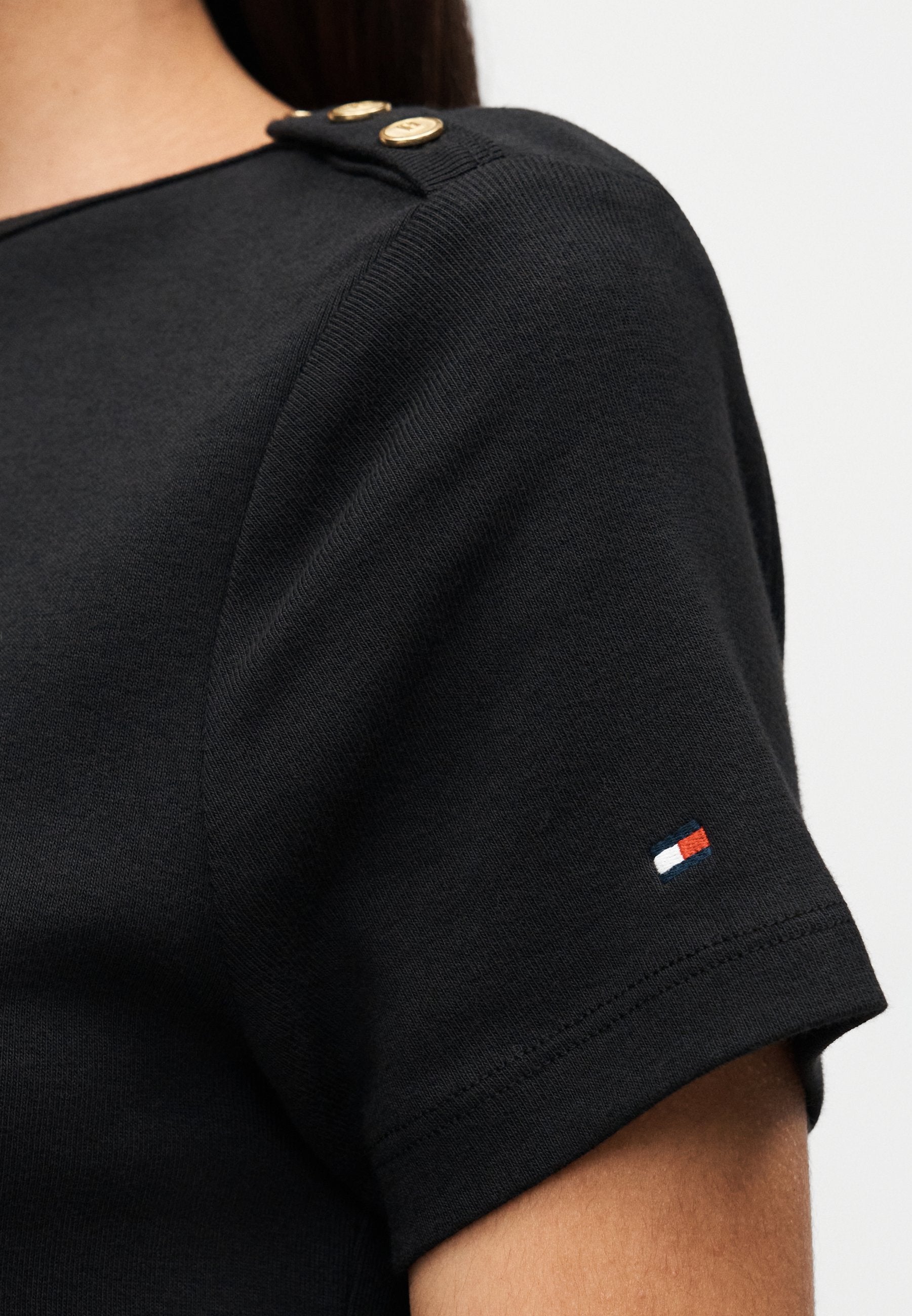 GOLD-TONE BUTTON SLIM BOAT NECK T-SHIRT - Print T-shirt - black