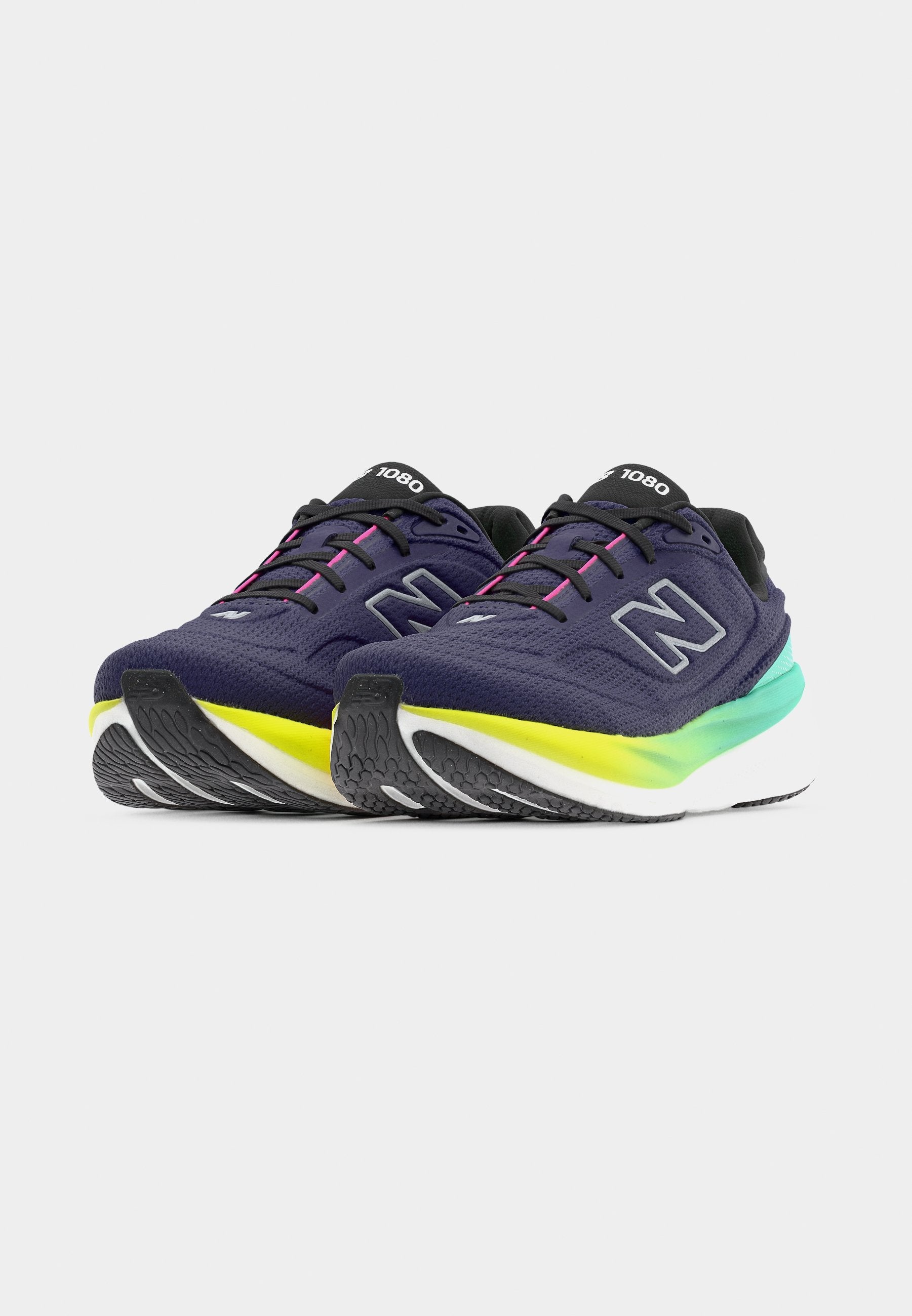 1080V15 - Road running shoes - sea salt silver metallic