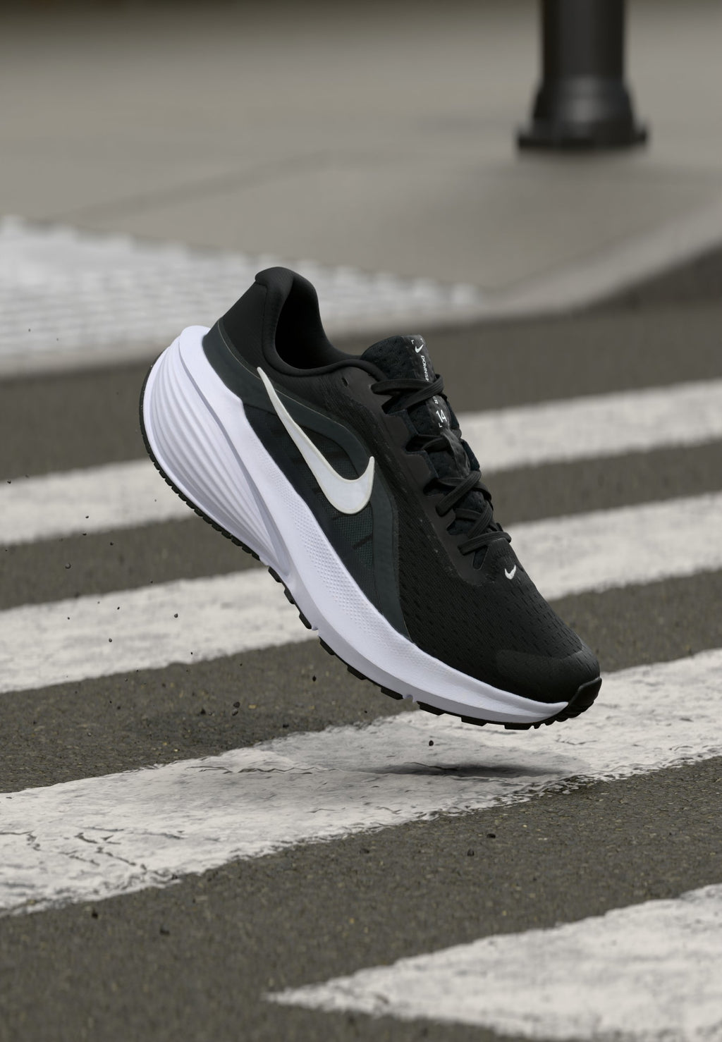 DOWNSHIFTER  - Road running shoes - black/white/anthracite/wolf grey