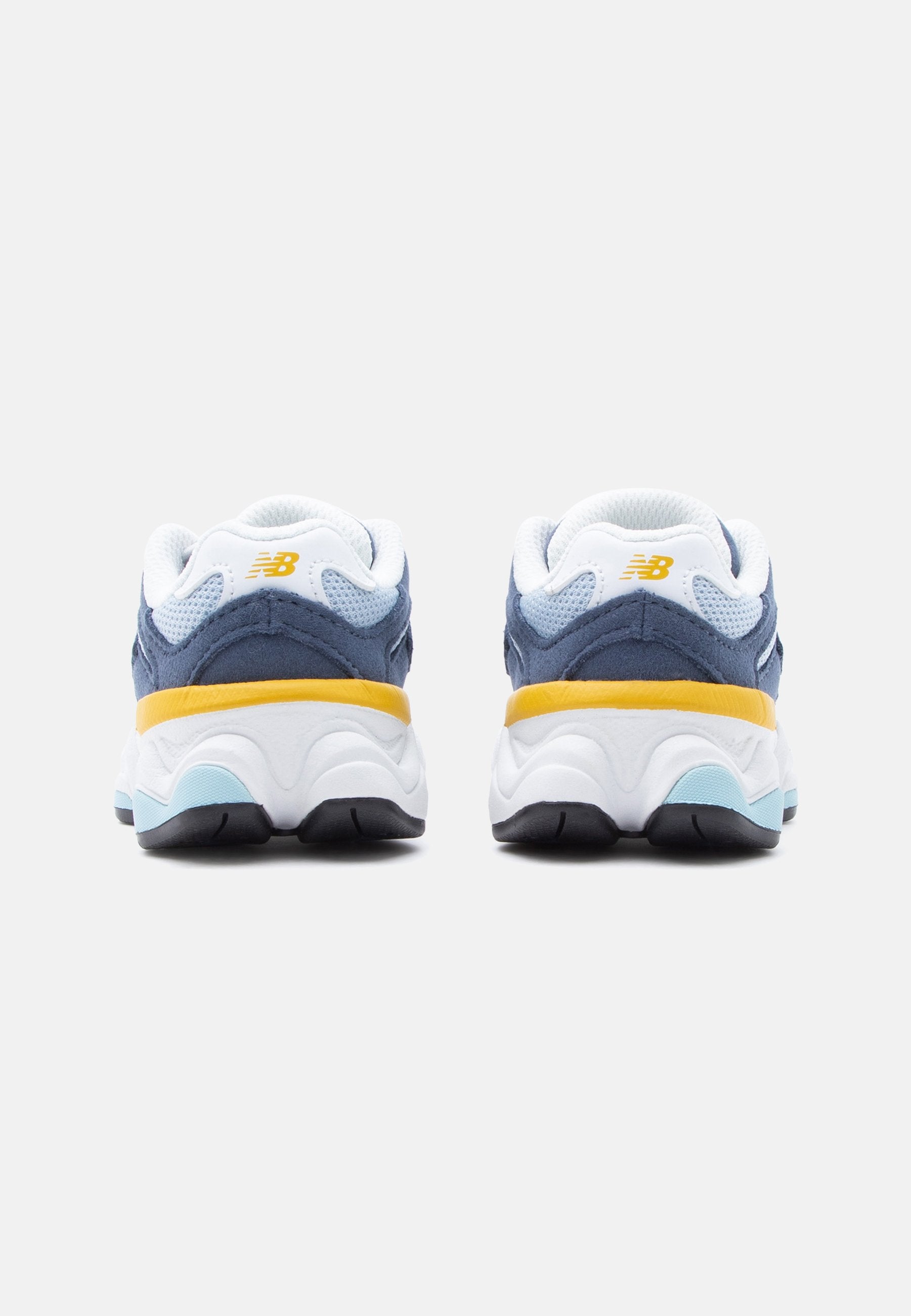 9060 UNISEX - Baby shoes - vintage indigo/apollo gold-coloured