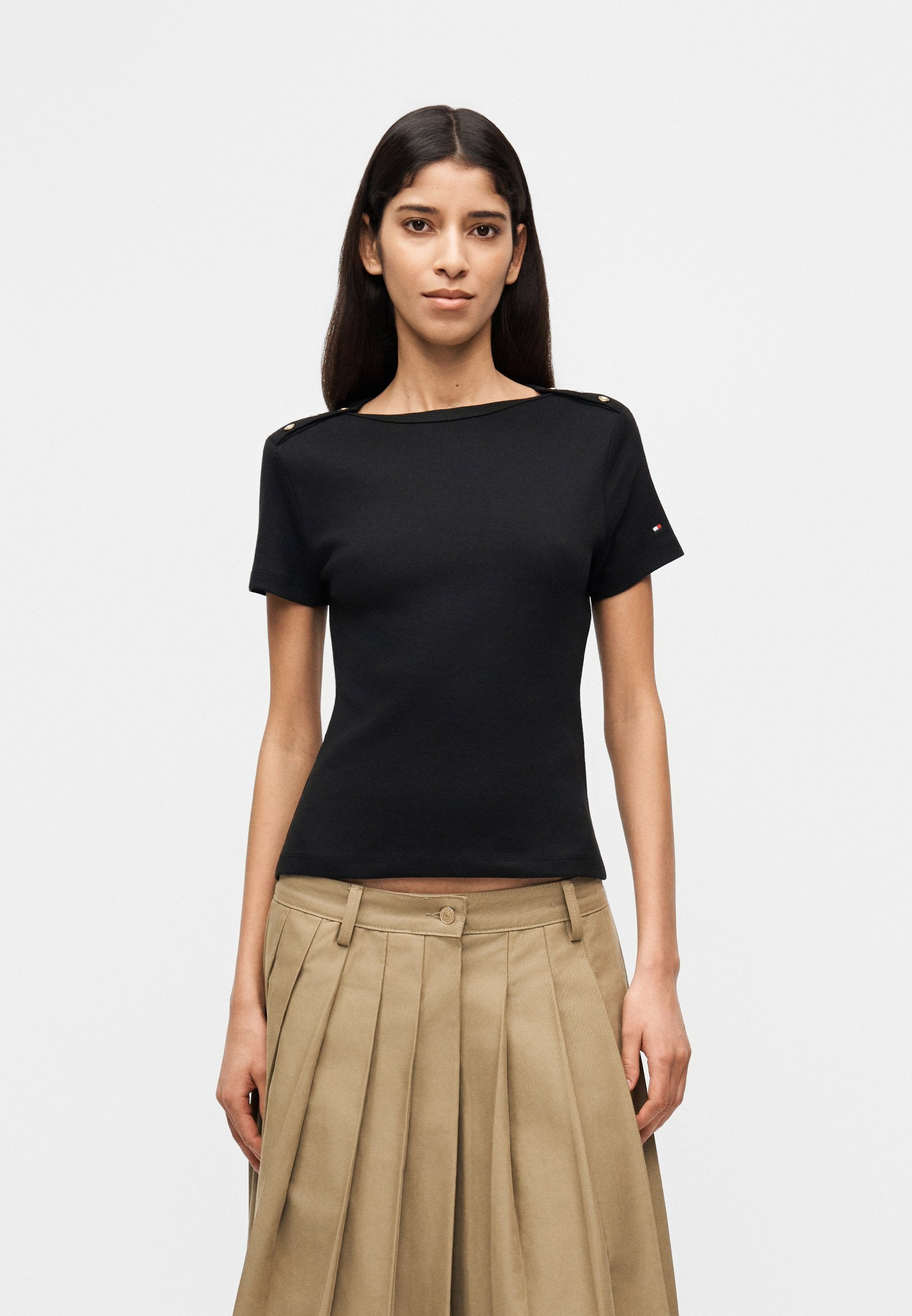 GOLD-TONE BUTTON SLIM BOAT NECK T-SHIRT - Print T-shirt - black