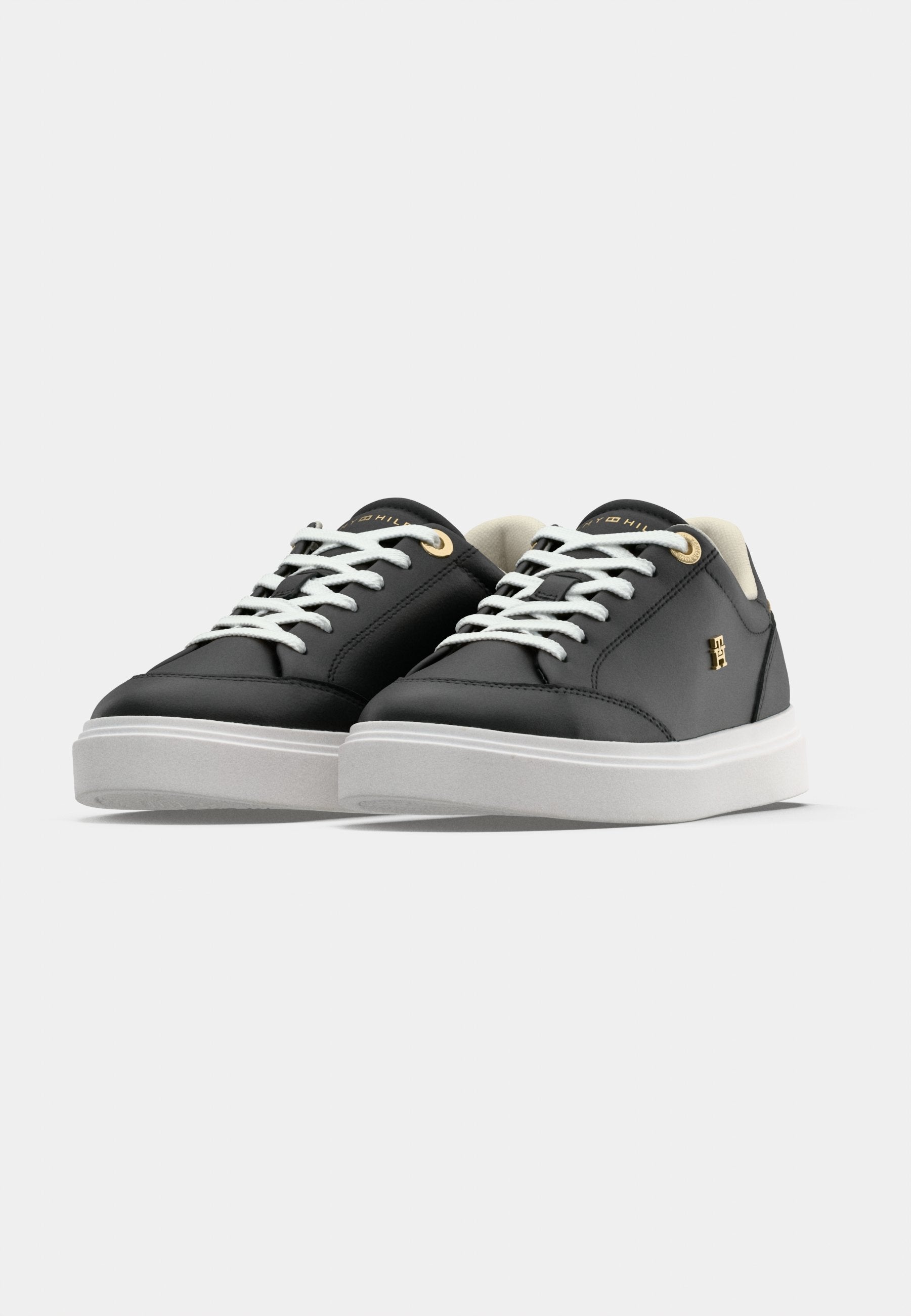 Trainers - black