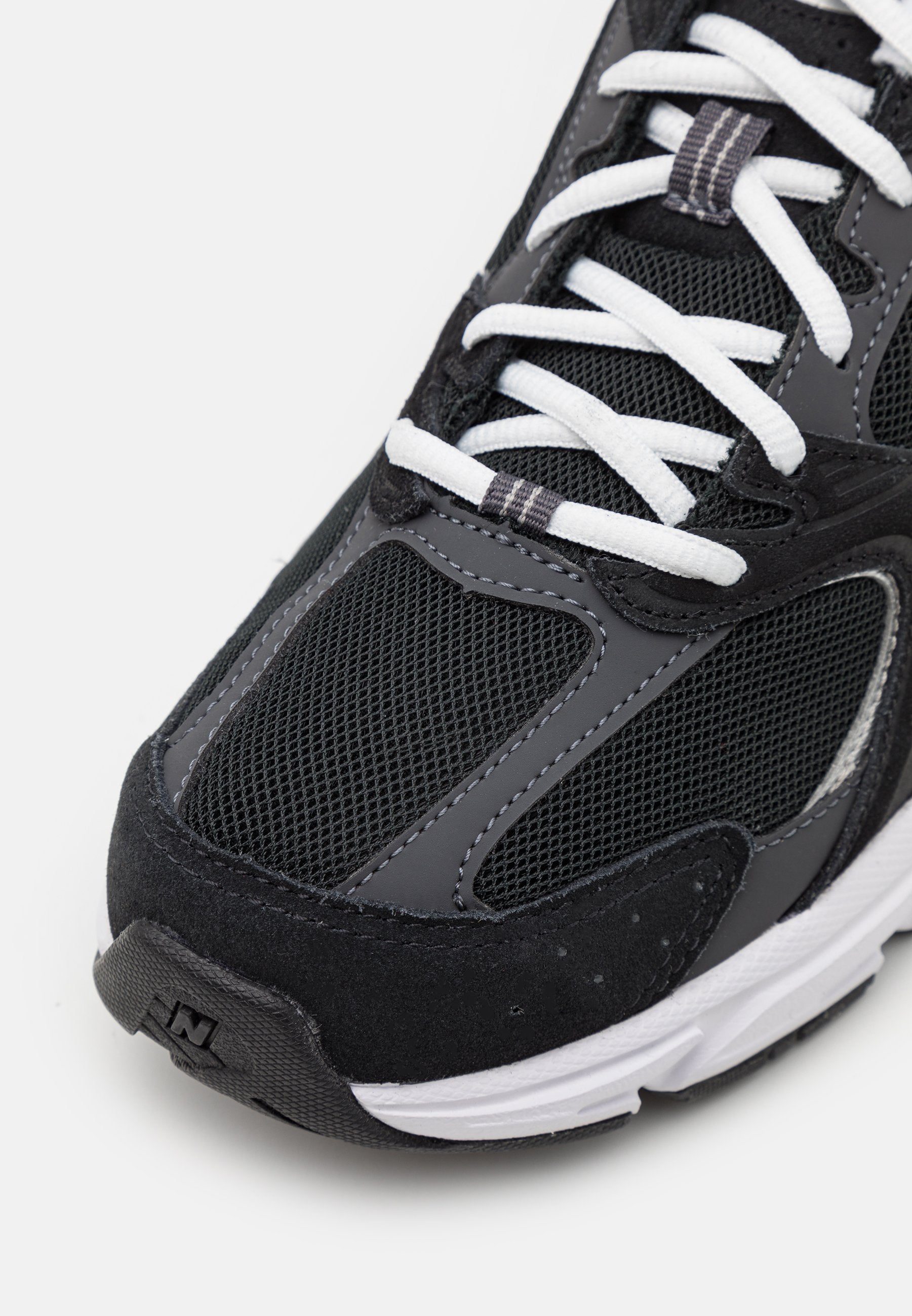 Trainers - black