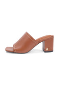 TH MONOGRAM LEATHER BLOCK HEEL MULES - أحذية مريحة بكعب - برونزي دافئ