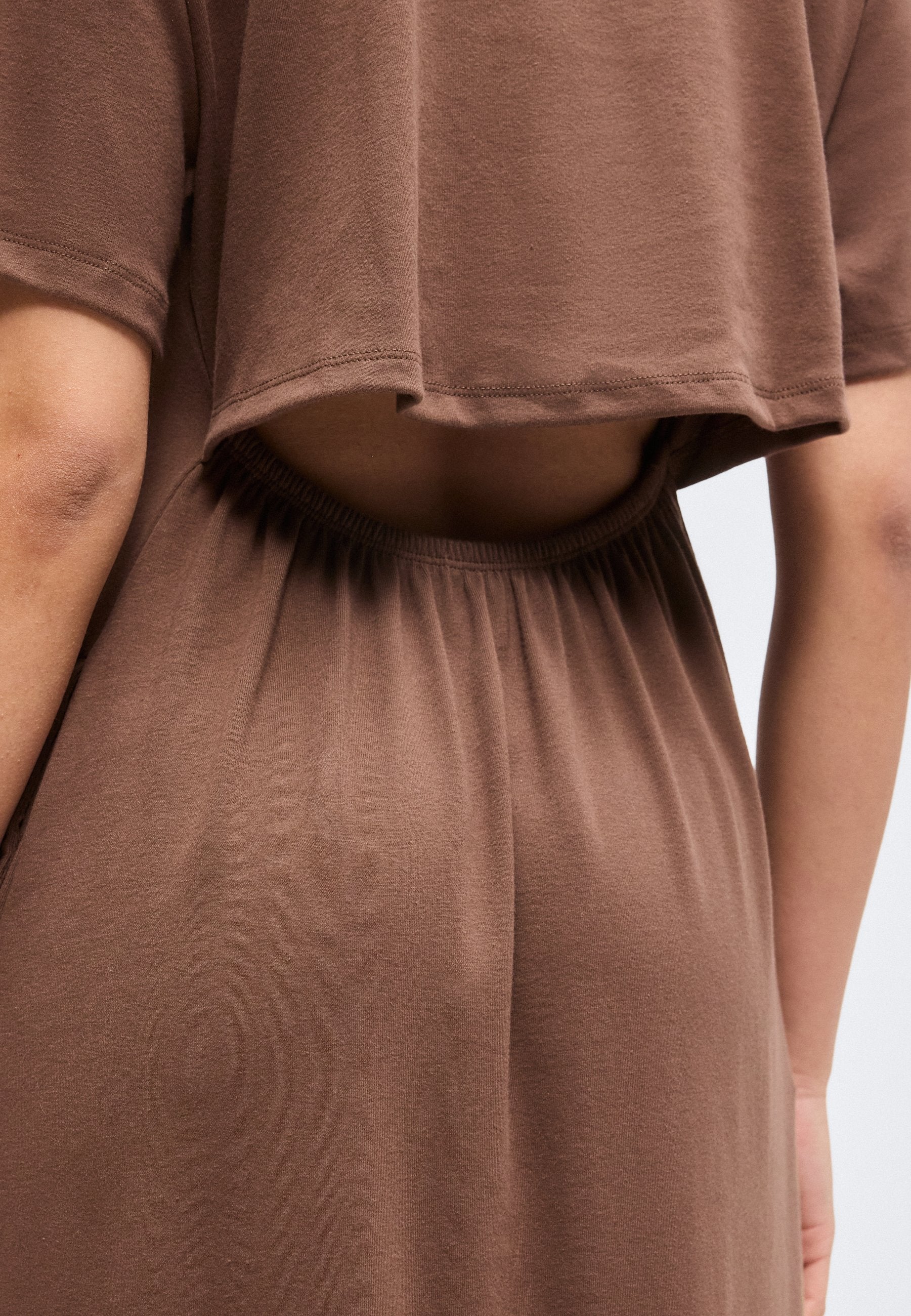 LOGO DRESS - Jersey dress - amber wood