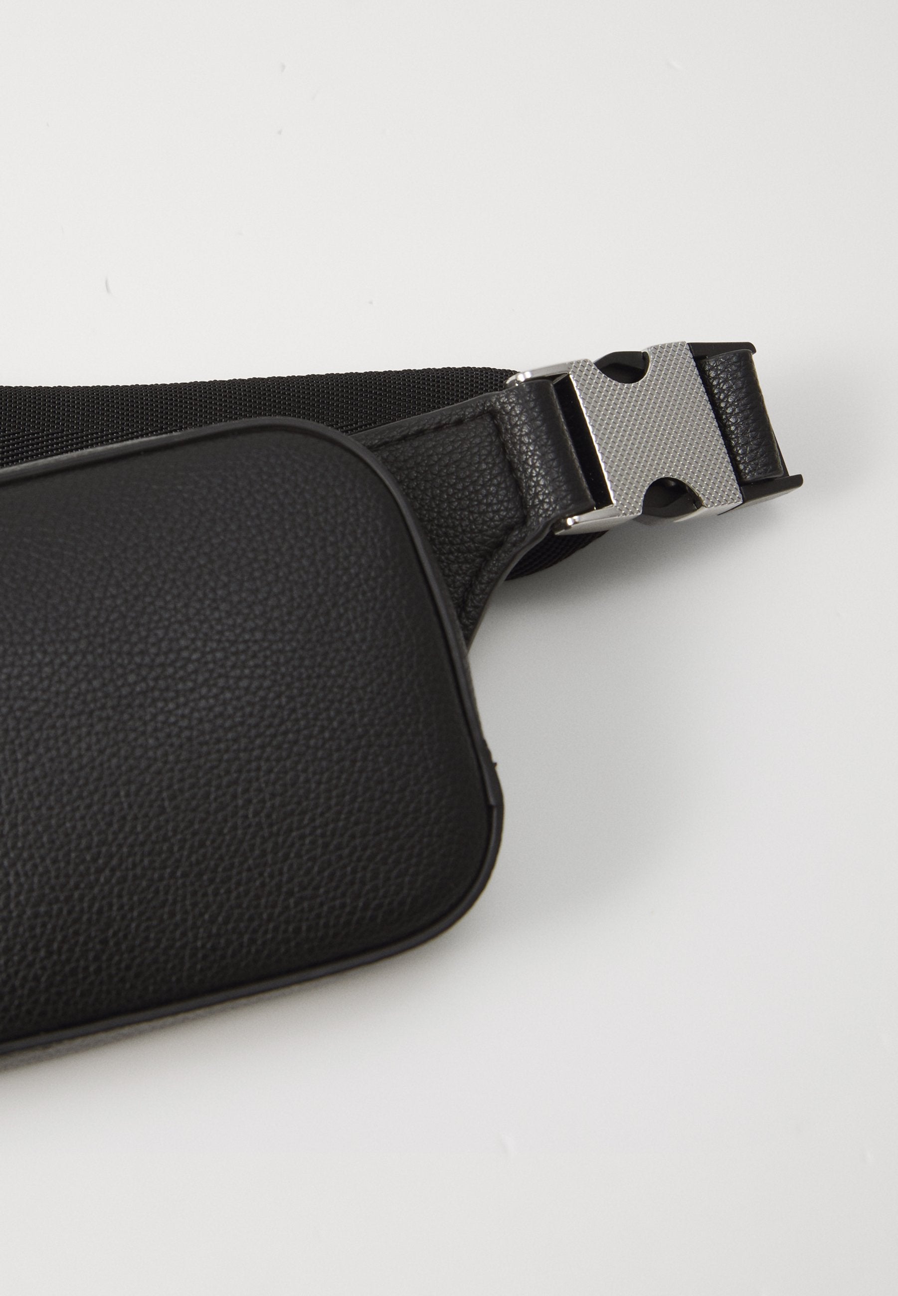 RAY PHONE HOLDER - Phone case - black