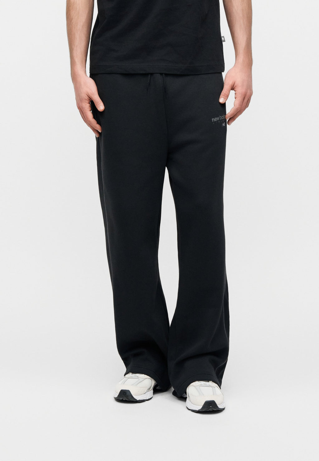 LINEAR GRAPHIC PANT - Tracksuit bottoms - black