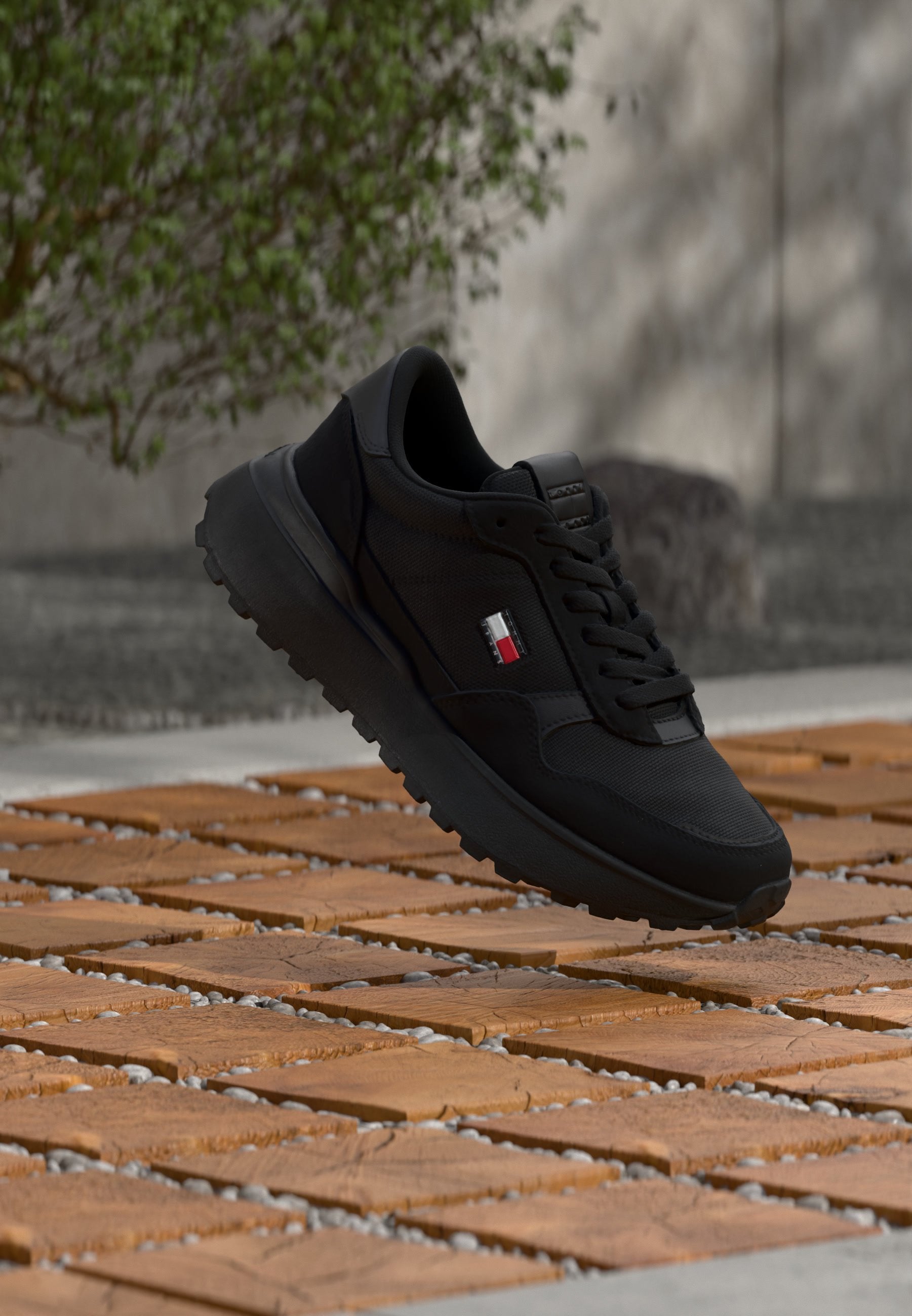MODERN RUNNER - Trainers - black