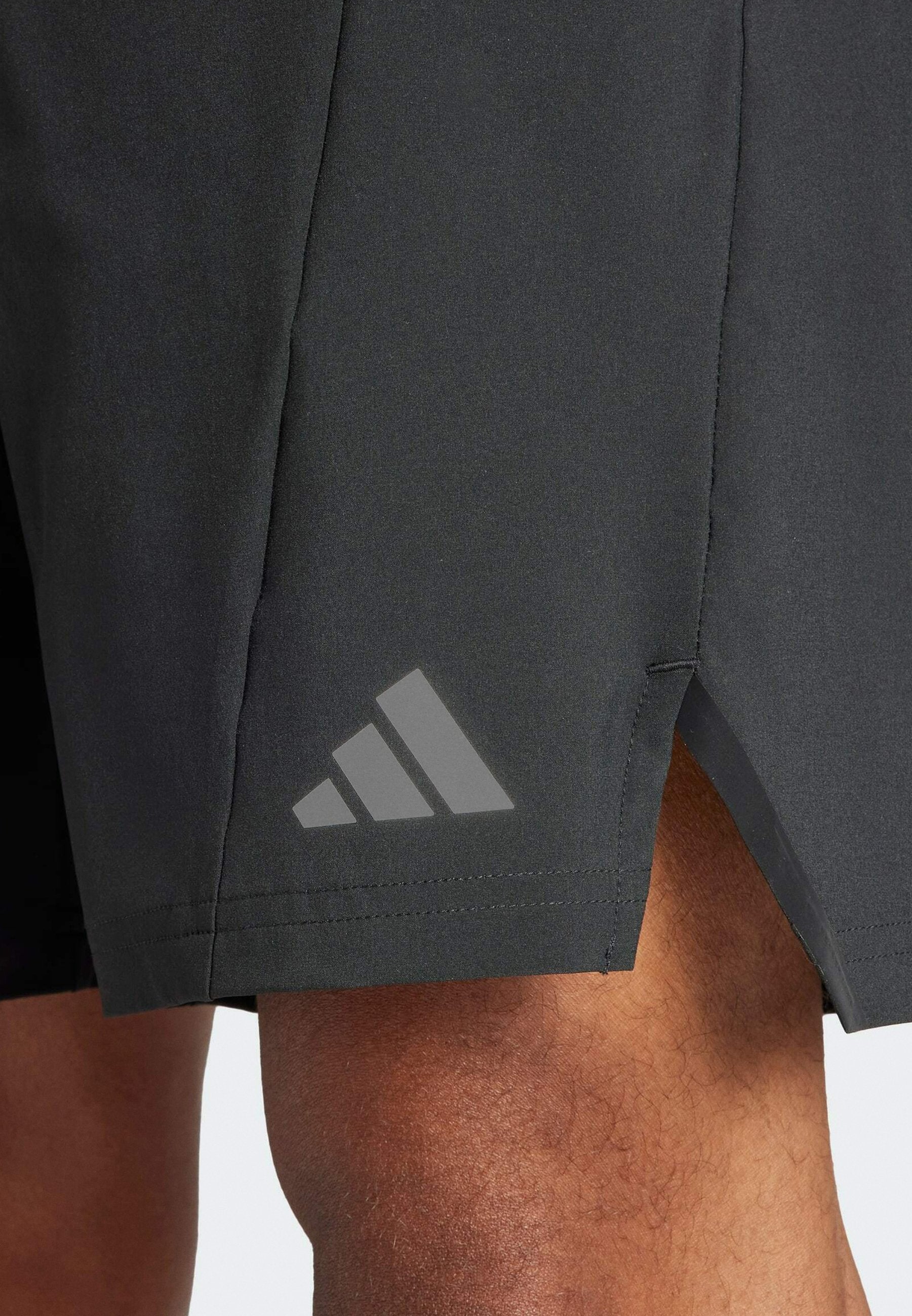 D4T WORKOUT - Sports shorts - black