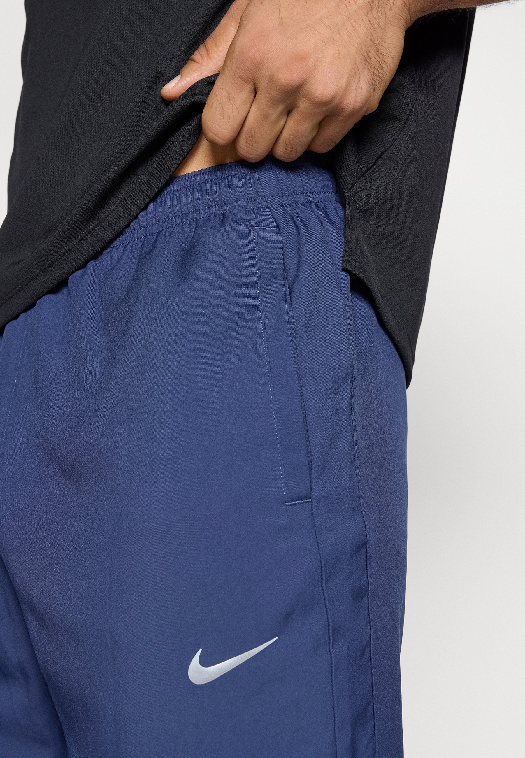 M NK DF CHALLENGR WVN PANT - Tracksuit bottoms - midnight navy/black/reflective silver-coloured