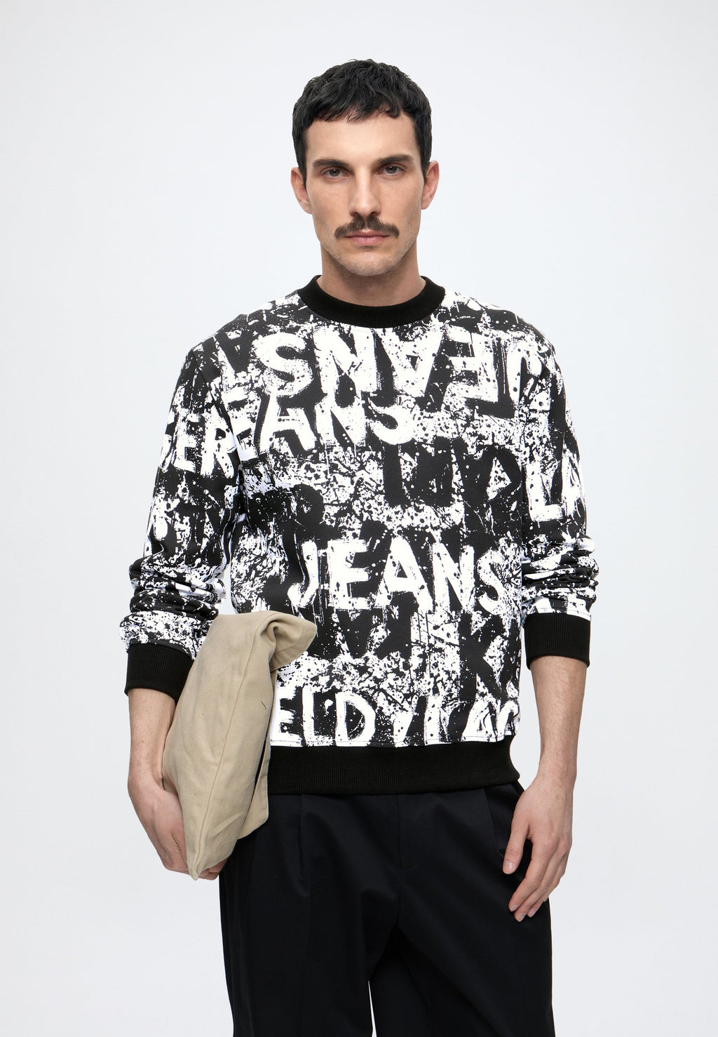 Sweatshirt - black