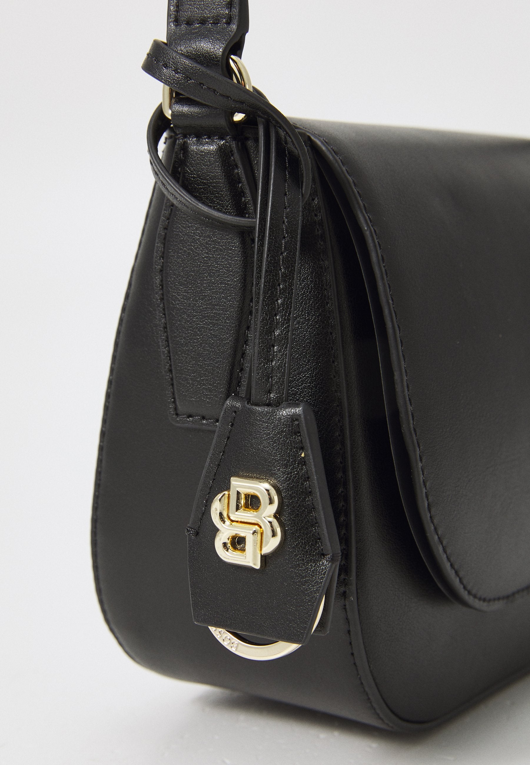 NUMAH SADDLE - Cross body bag - black