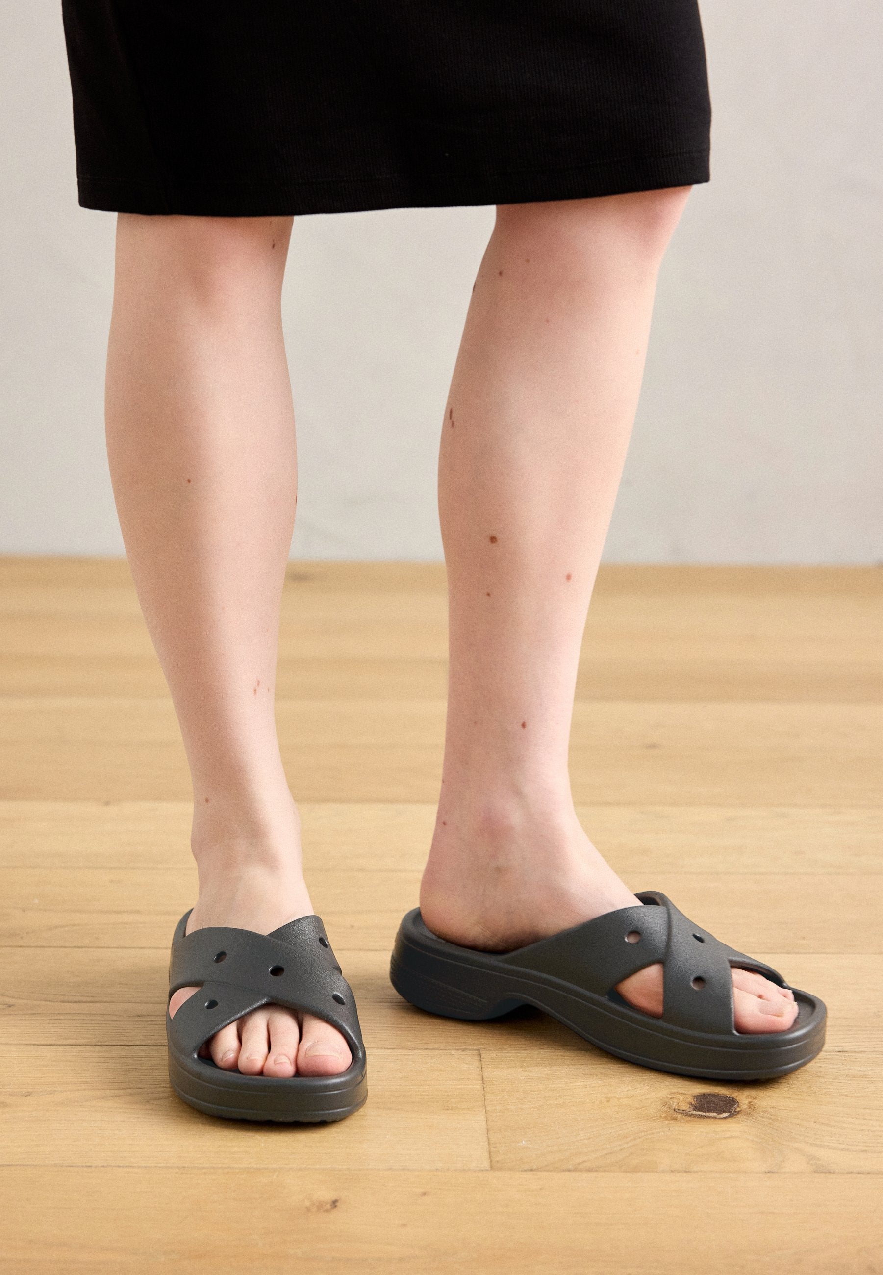 Pool slides - black