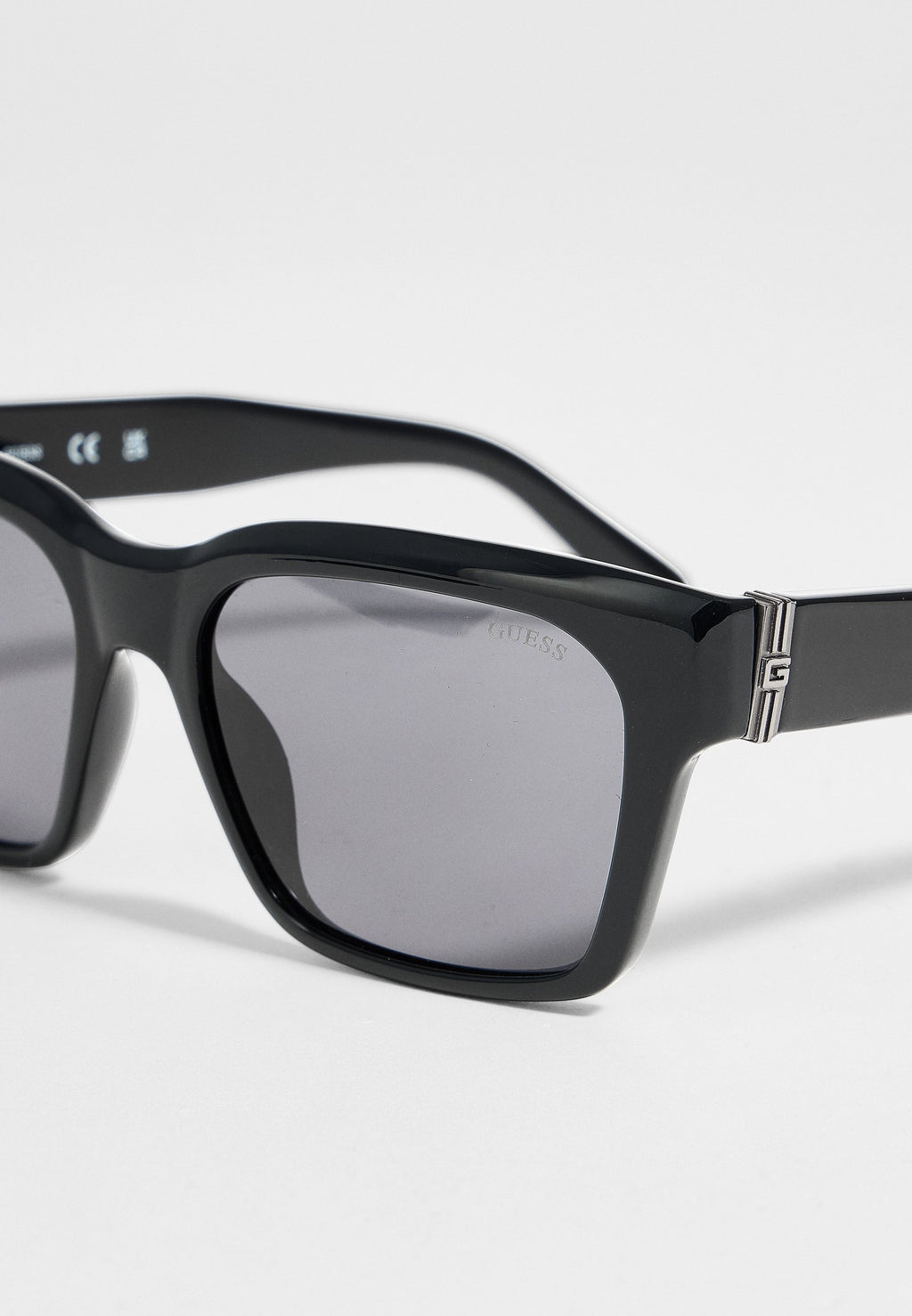 Sunglasses - black