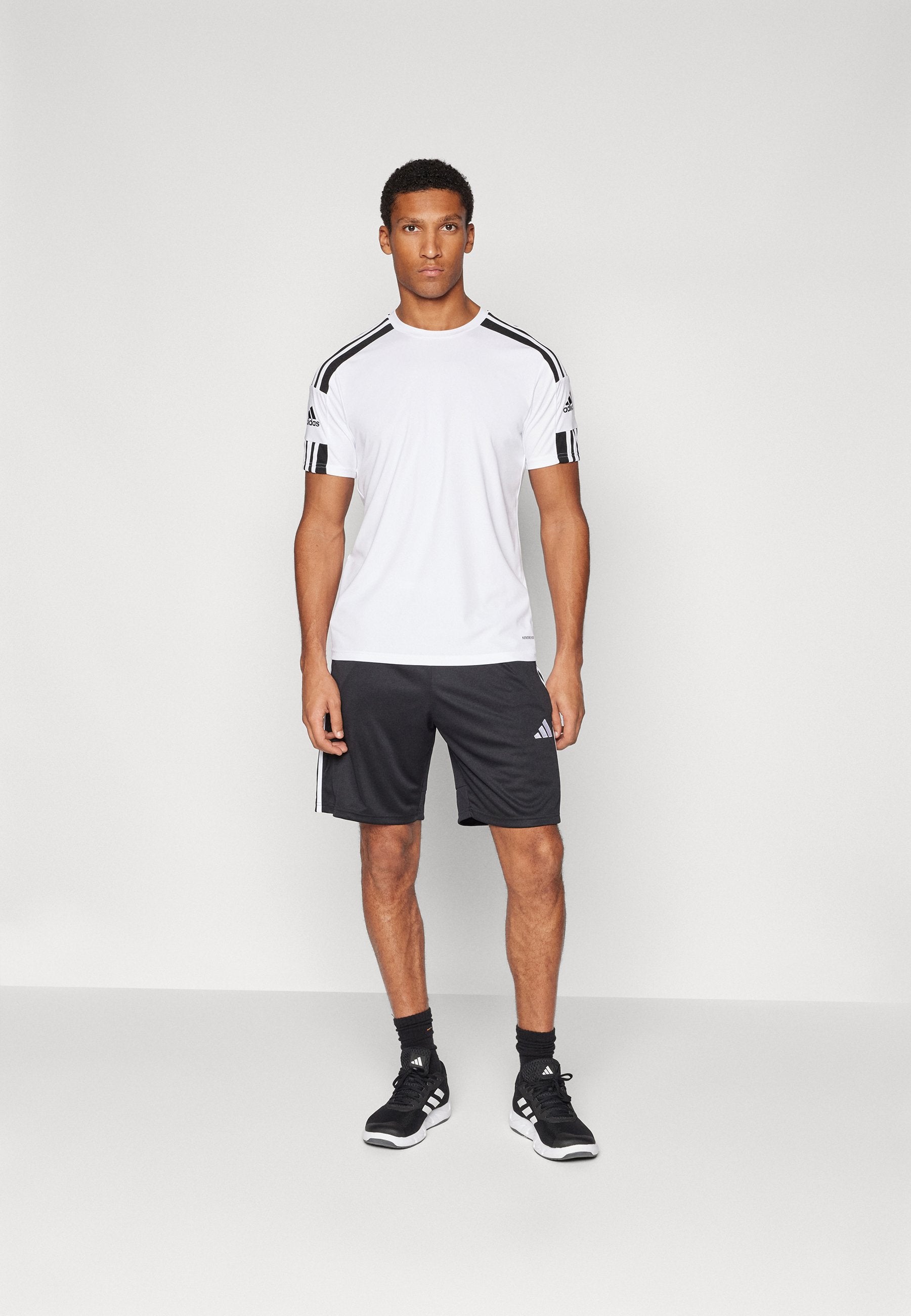 TIRO25 ESSENTIALS SHORT MEN - Sports shorts - black/white