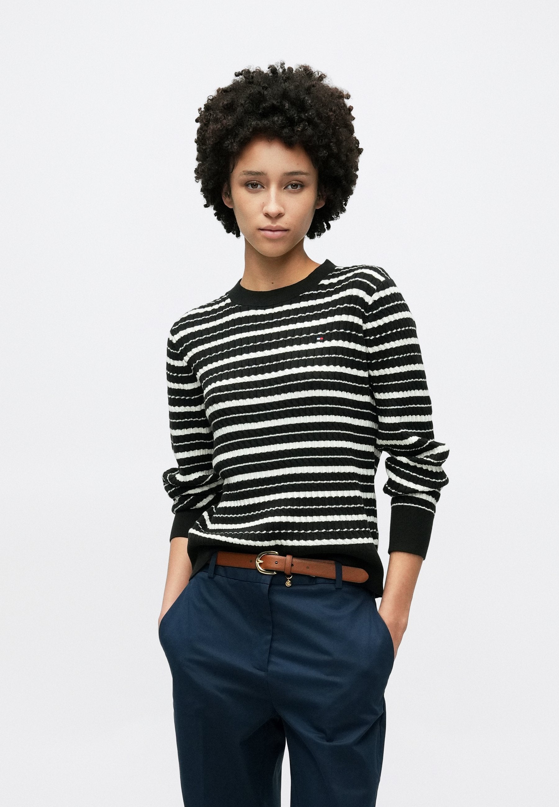 PULL FIN À MAILLES TORSADÉES - Pull - noir/calicot