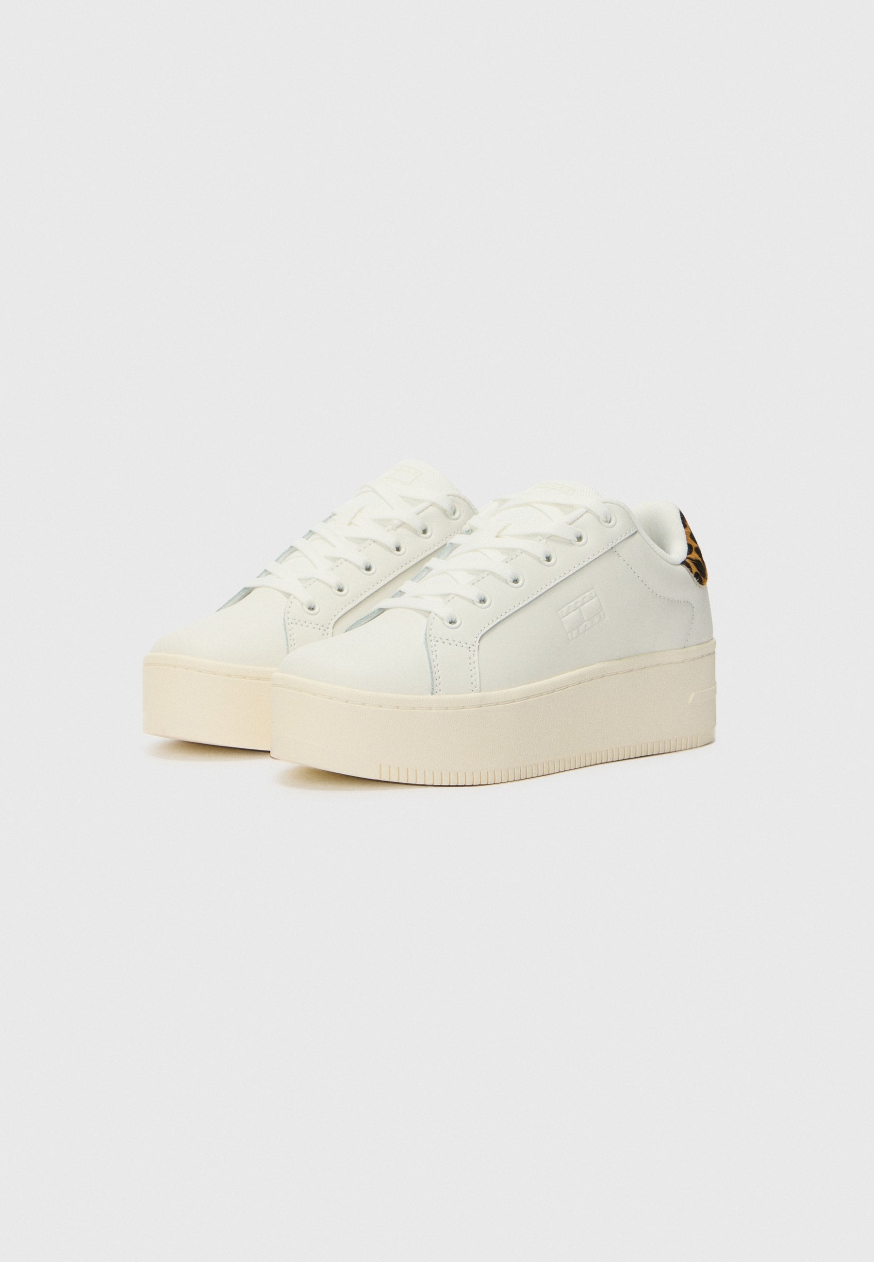 Trainers - off white/silver-coloured