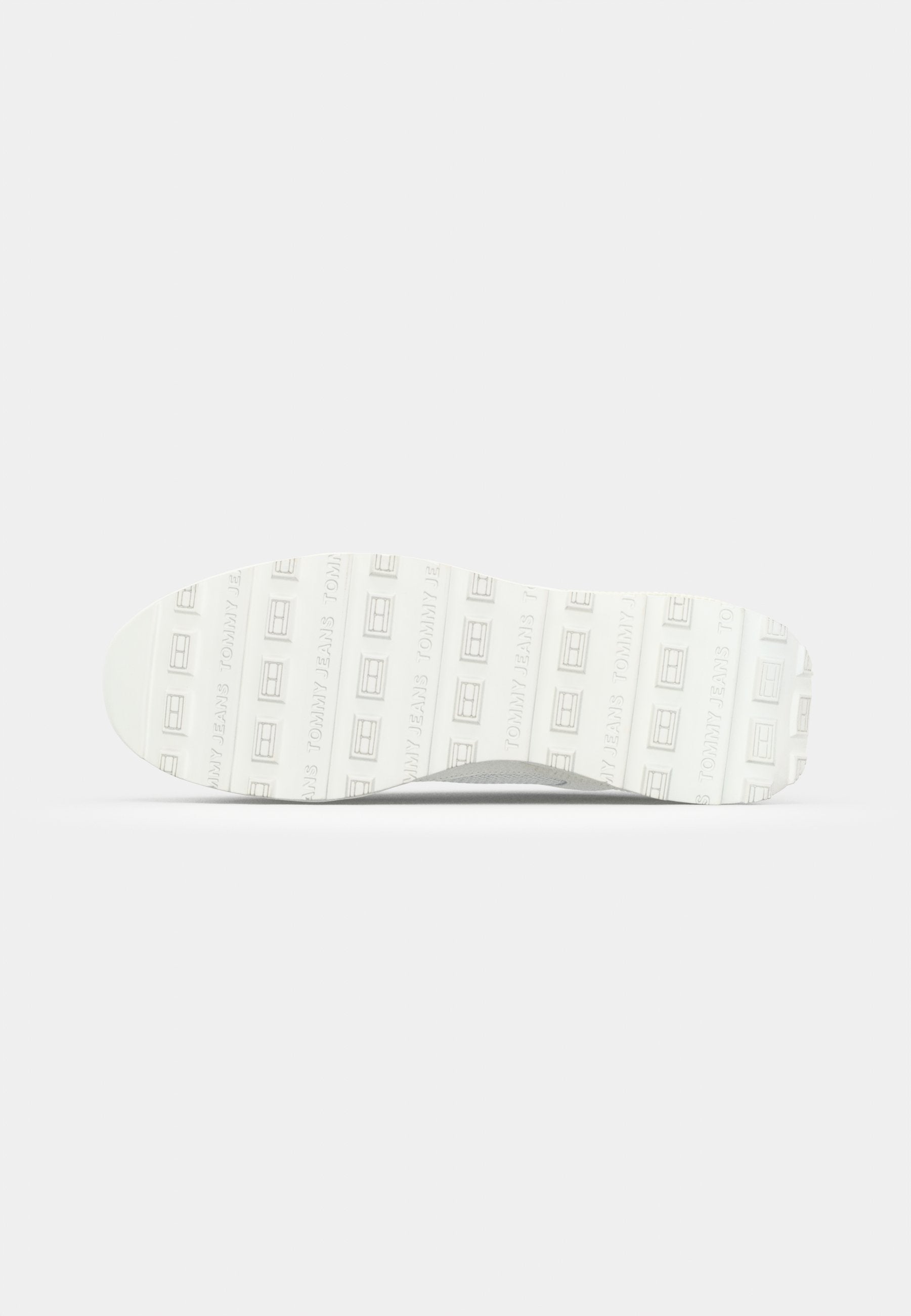 ESSENTIAL TECHNICAL MESH CLEAT TRAINERS - Trainers - ecru