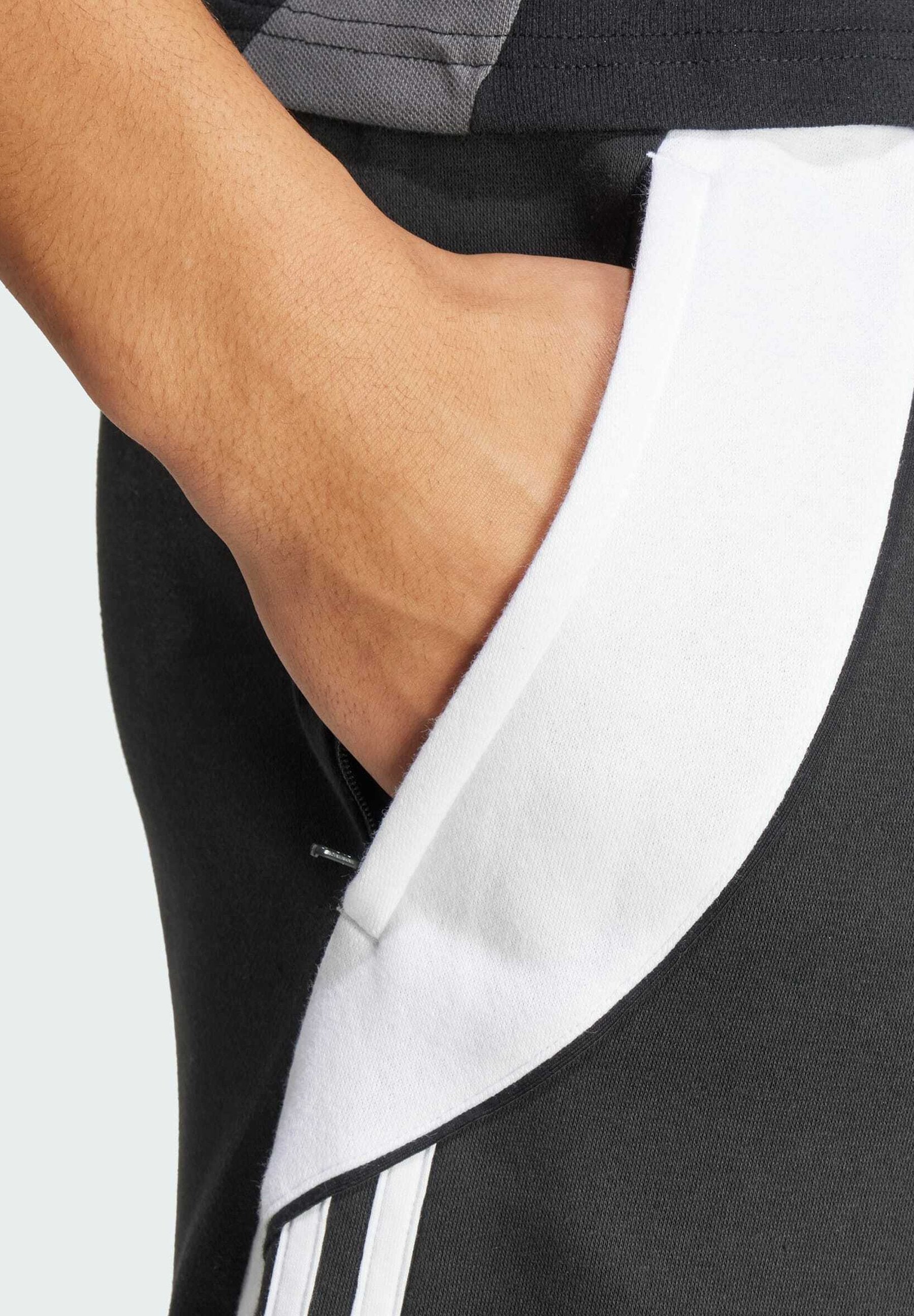 TIRO24 SWEAT SHORT - Sports shorts - blac /white