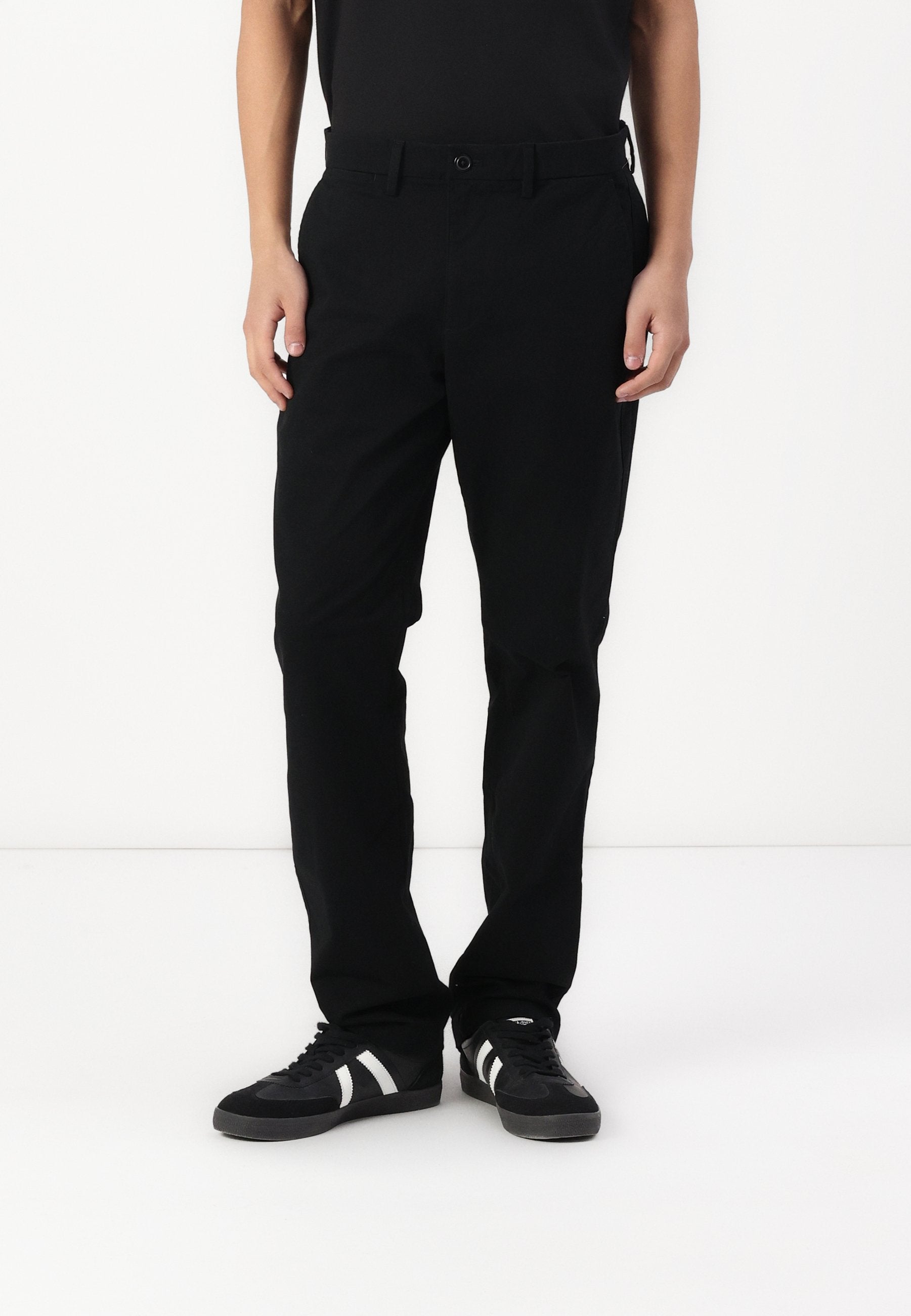 ESSENTIAL STRAIGHT FIT - Trousers - true black