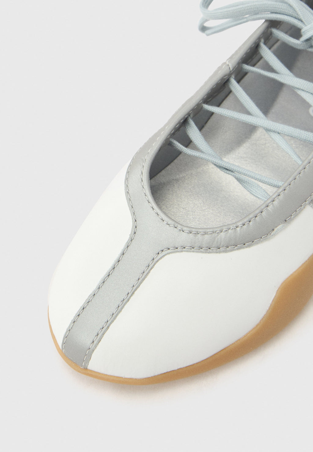 TAEKWONDO MEI BALLERINA - Ballerines - blanc/argenté/gomme