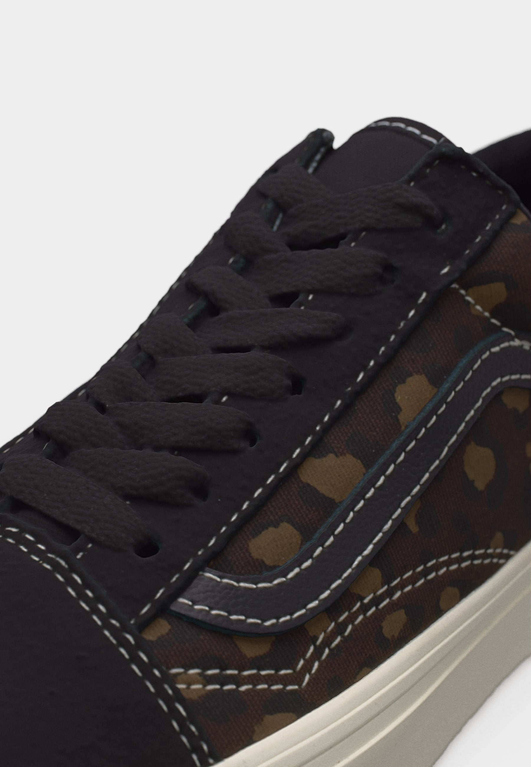OLD SKOOL UNISEX - Baskets de skate - noir/marron