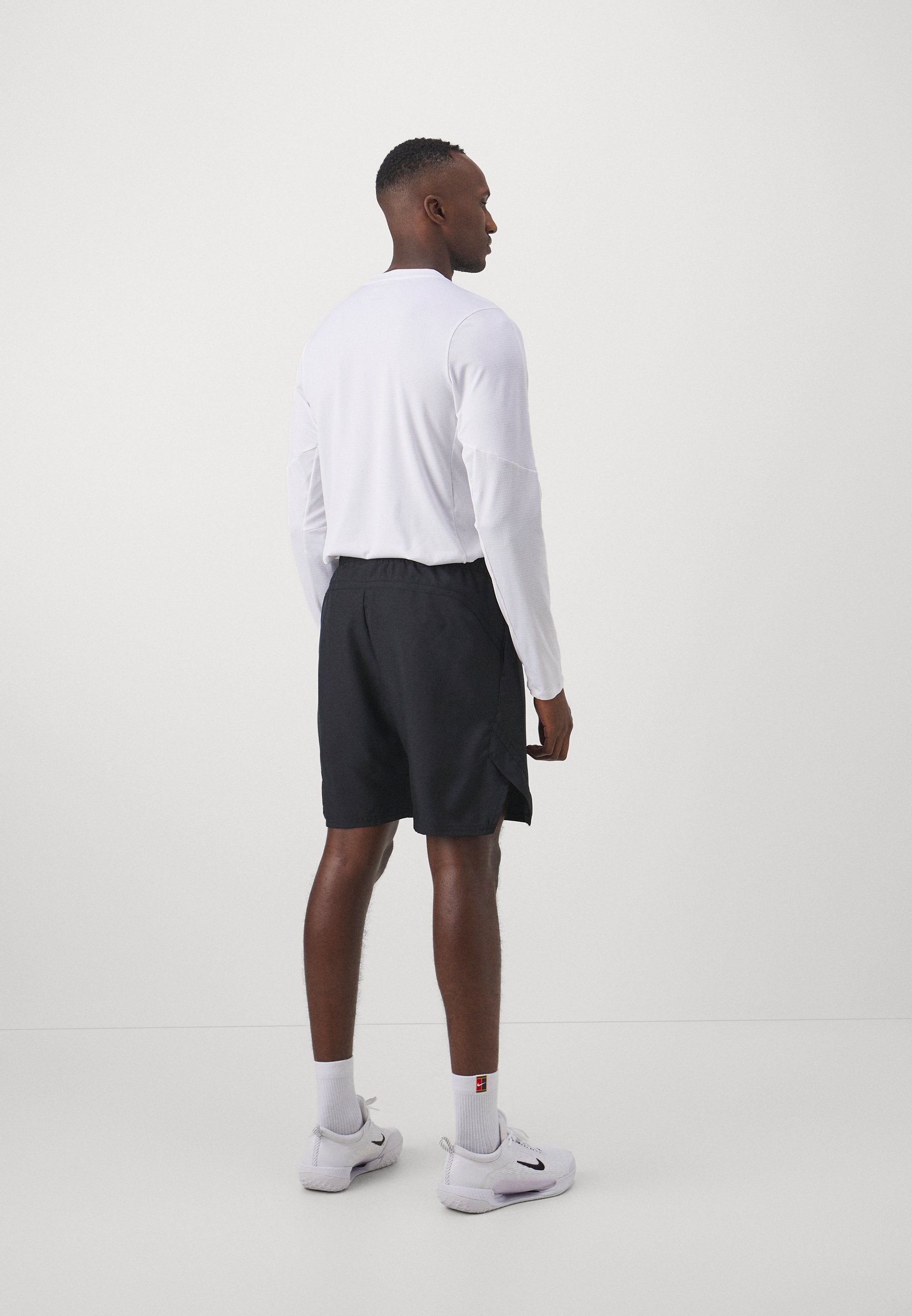 COURT VICTORY - Sports shorts - black/white