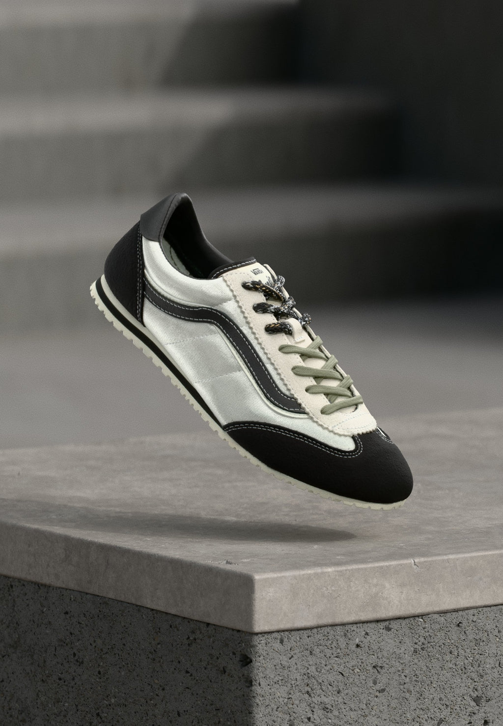 SUPER LOWPRO - Trainers - black/silver
