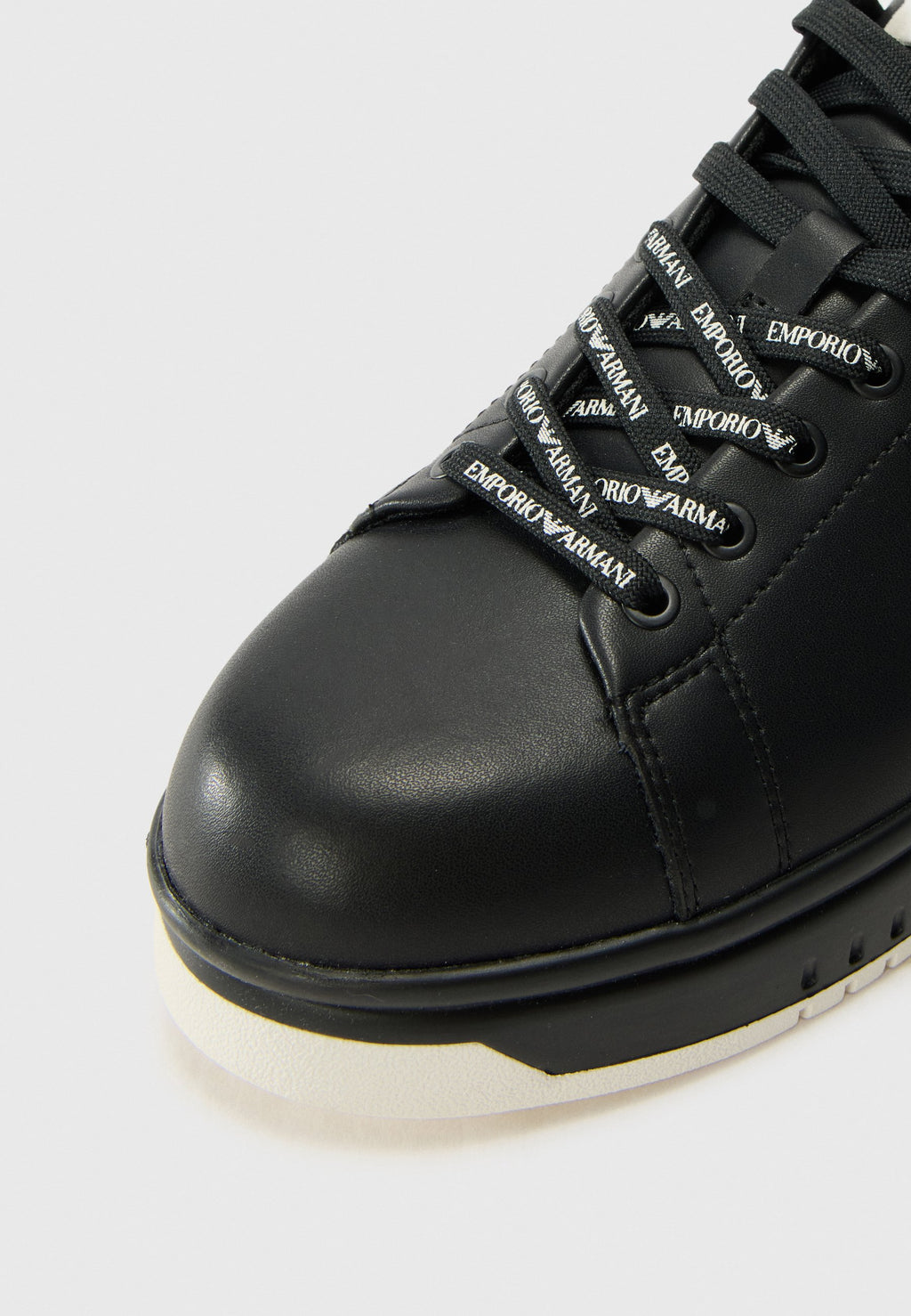Trainers - black