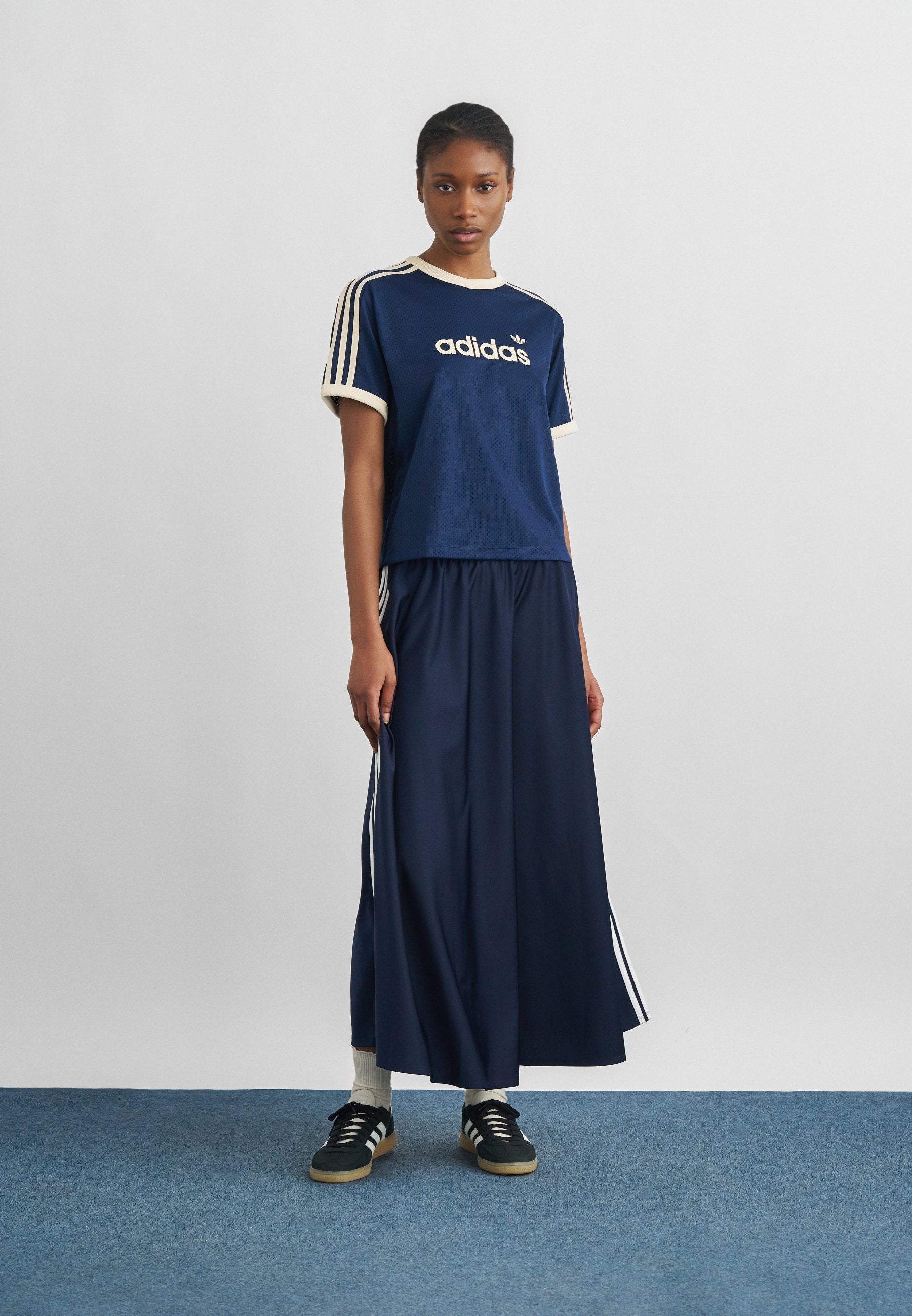 TEE - T-shirt imprimé - indigo nuit/vanille chaude