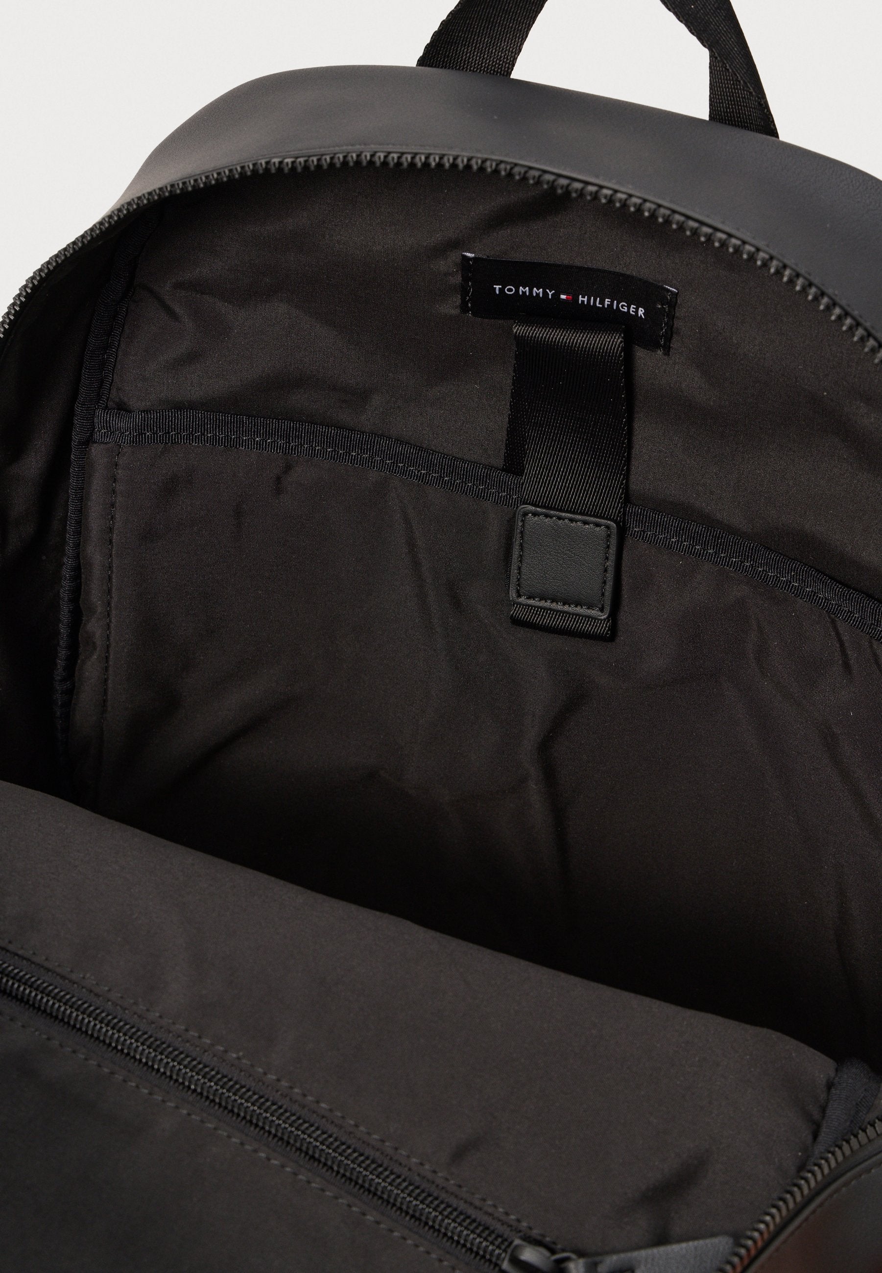 HILFIGER FLAG RIBBED POCKET DOME BACKPACK - Sac à dos - black