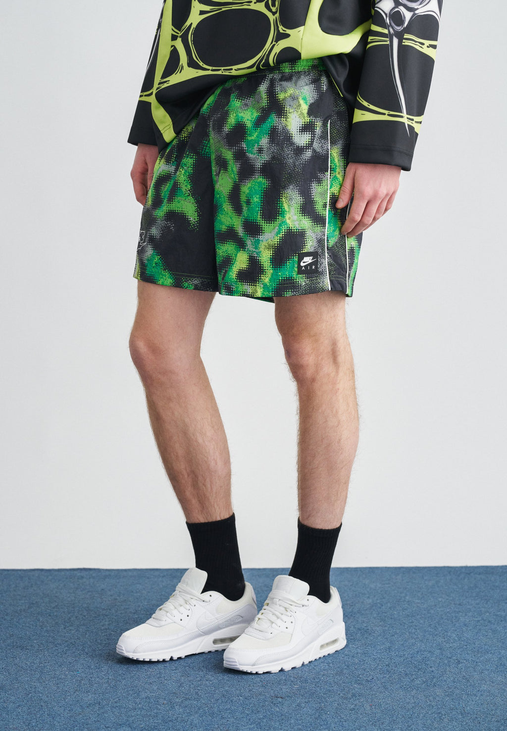 Shorts - mean green/white