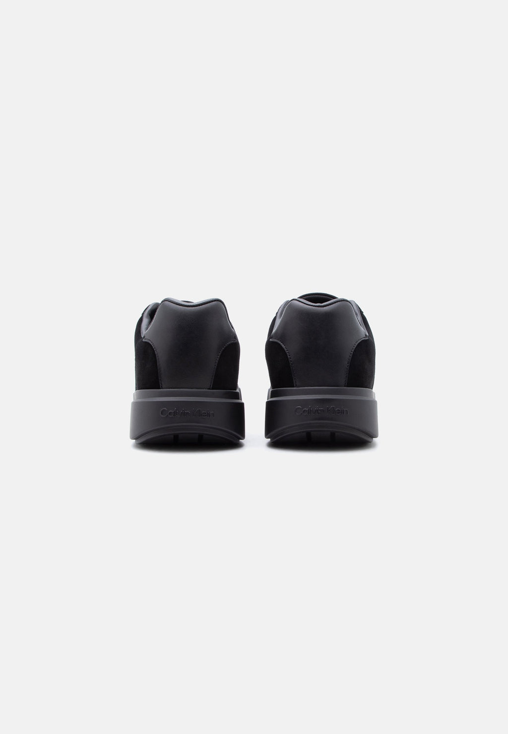 Trainers - triple black