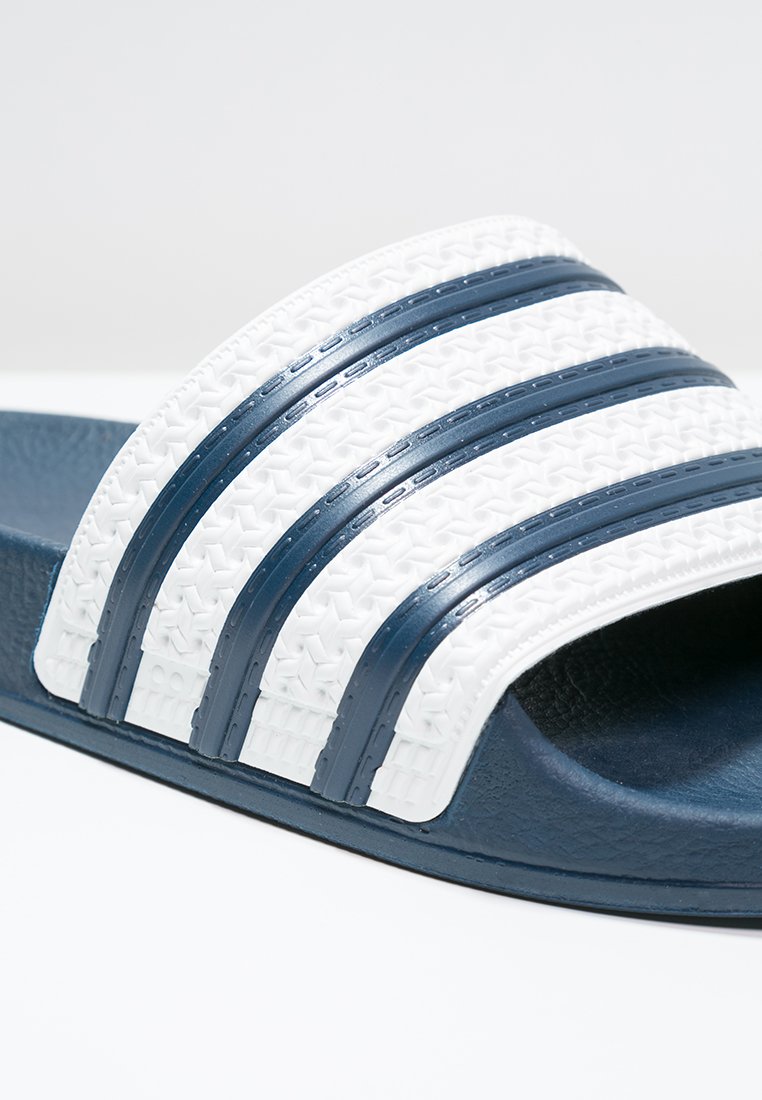 ADILETTE - Pool slides - adiblu/white
