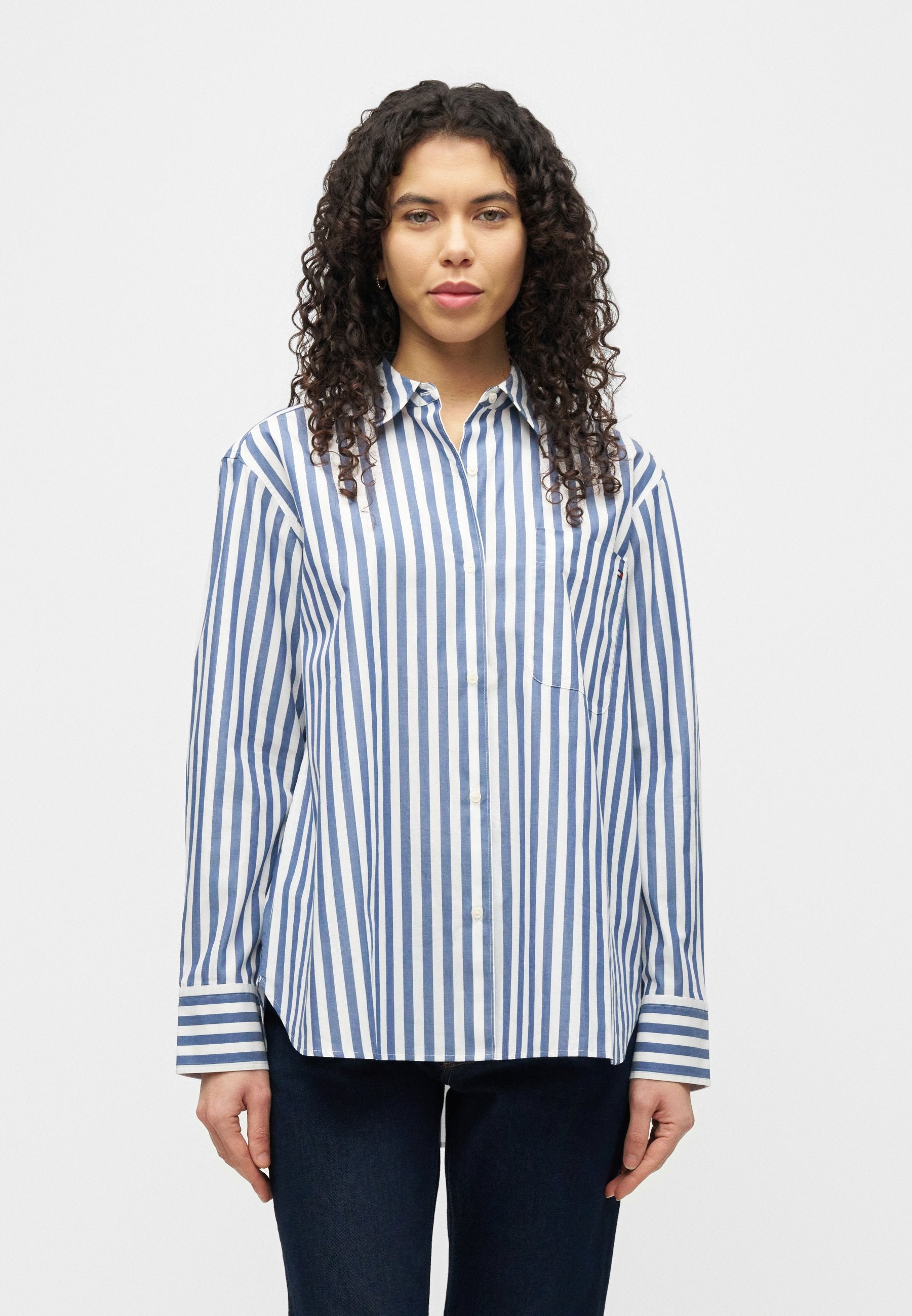 CHEMISE CLASSIQUE SURDIMENSIONNÉE EN POPELINE - Blouse boutonnée - écru/bleu marine seashore