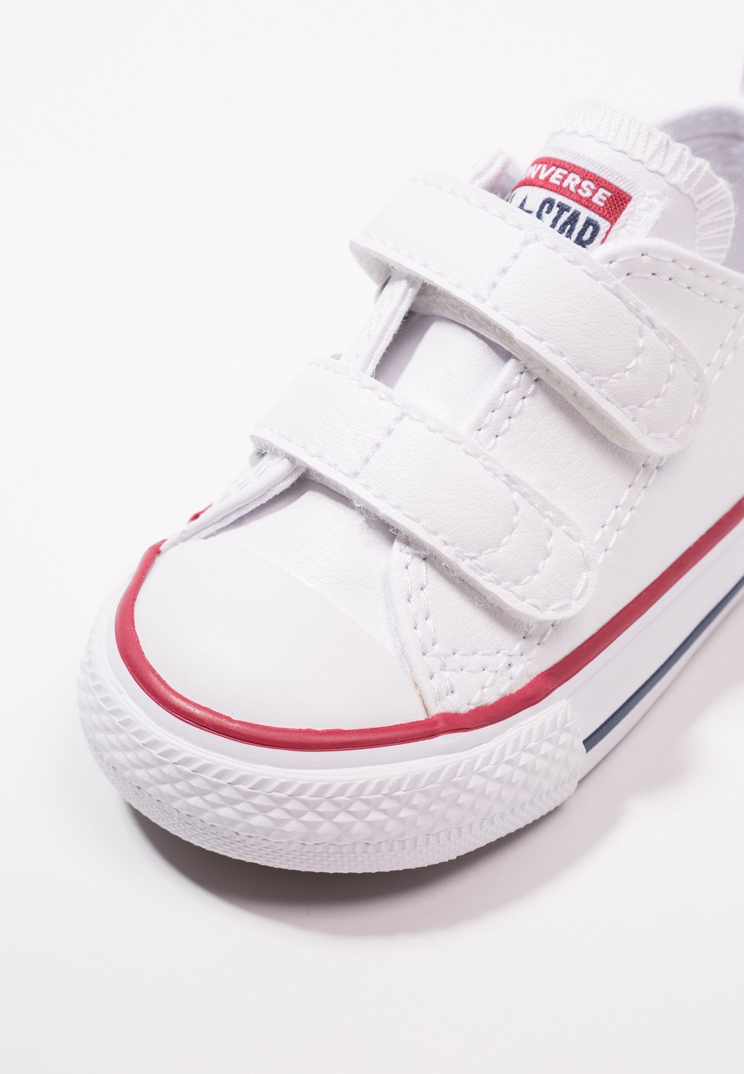 CHUCK TAYLOR ALL STAR 2V - Trainers - white