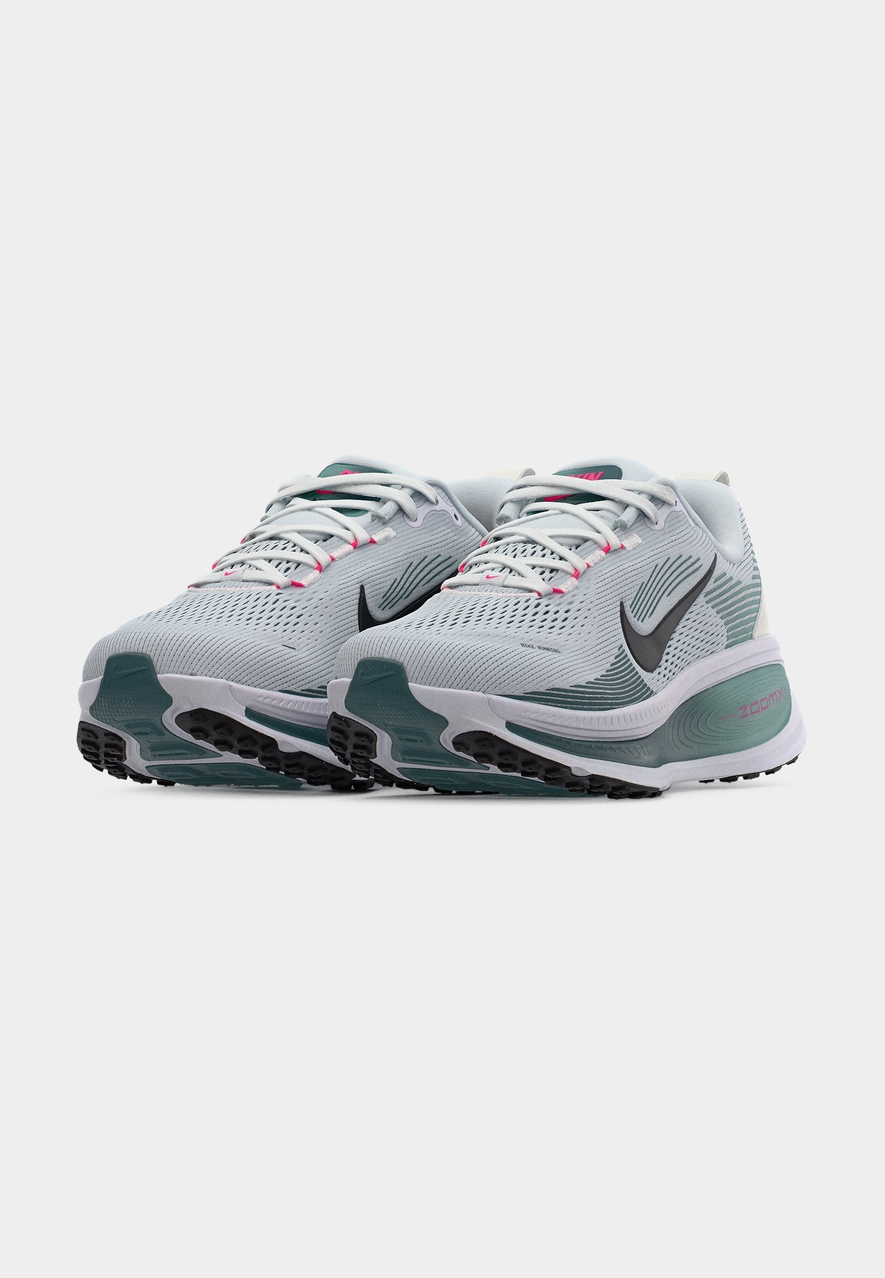 VOMERO UNISEX - Chaussures de running sur route - blanc/noir/ardoise minérale/minéral/rose vif