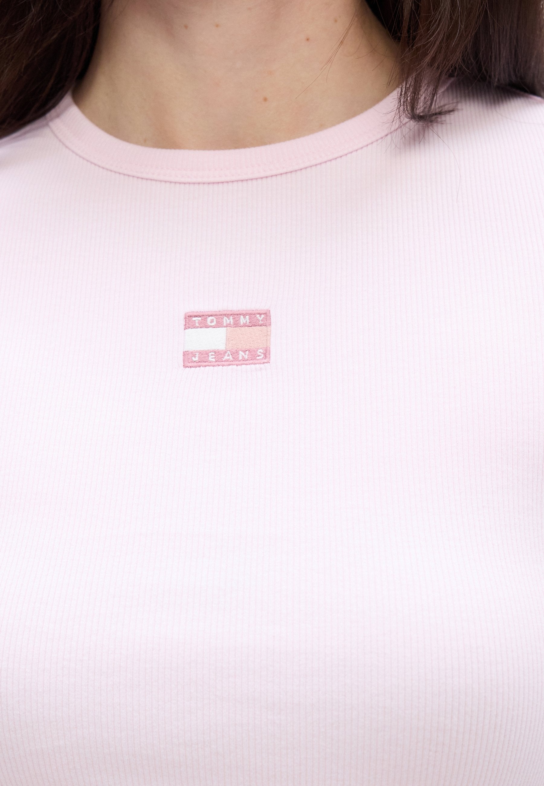 SLIM BADGE TEE - Basic T-shirt - light pink