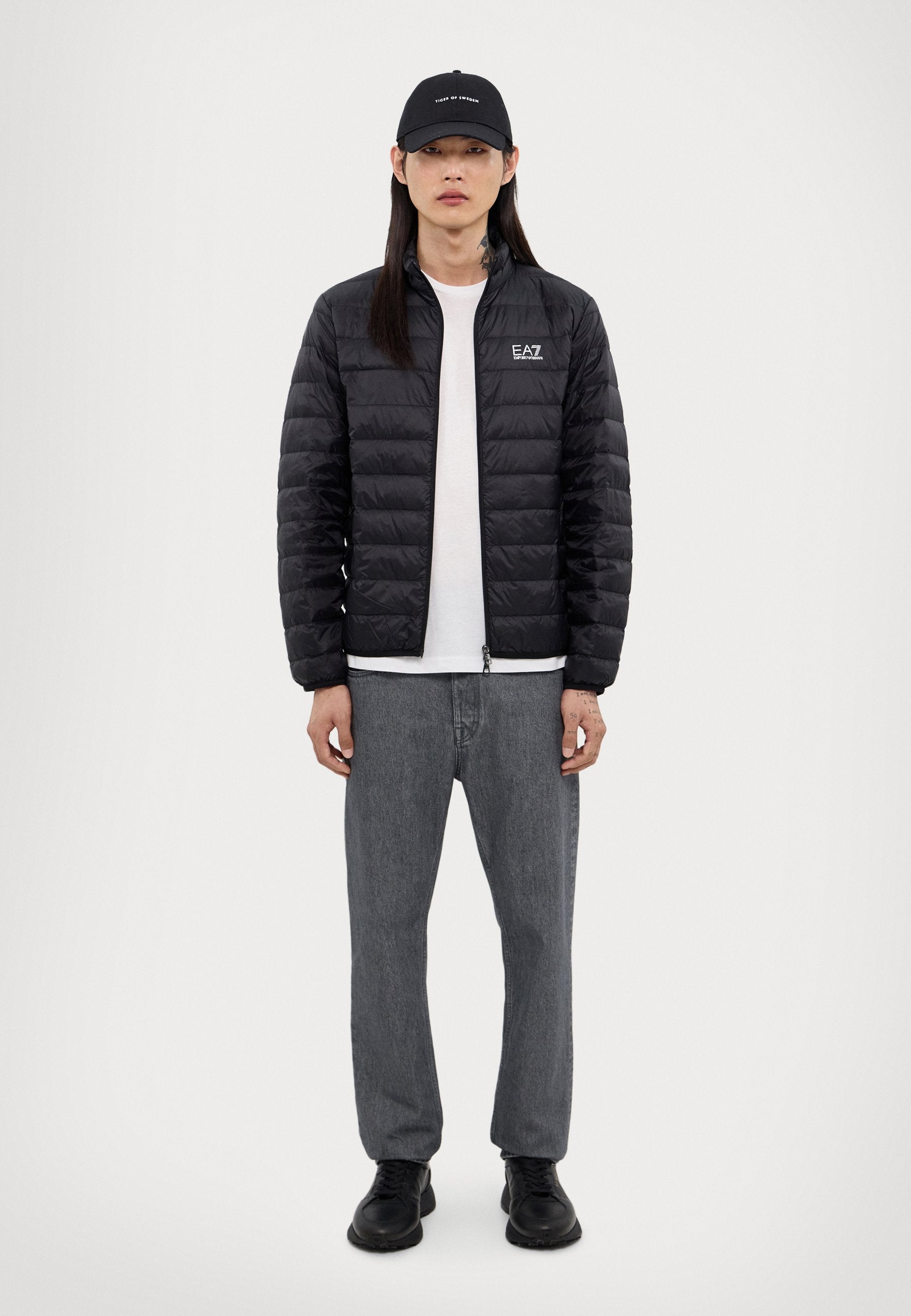 TRAIN CORE - Down jacket - black