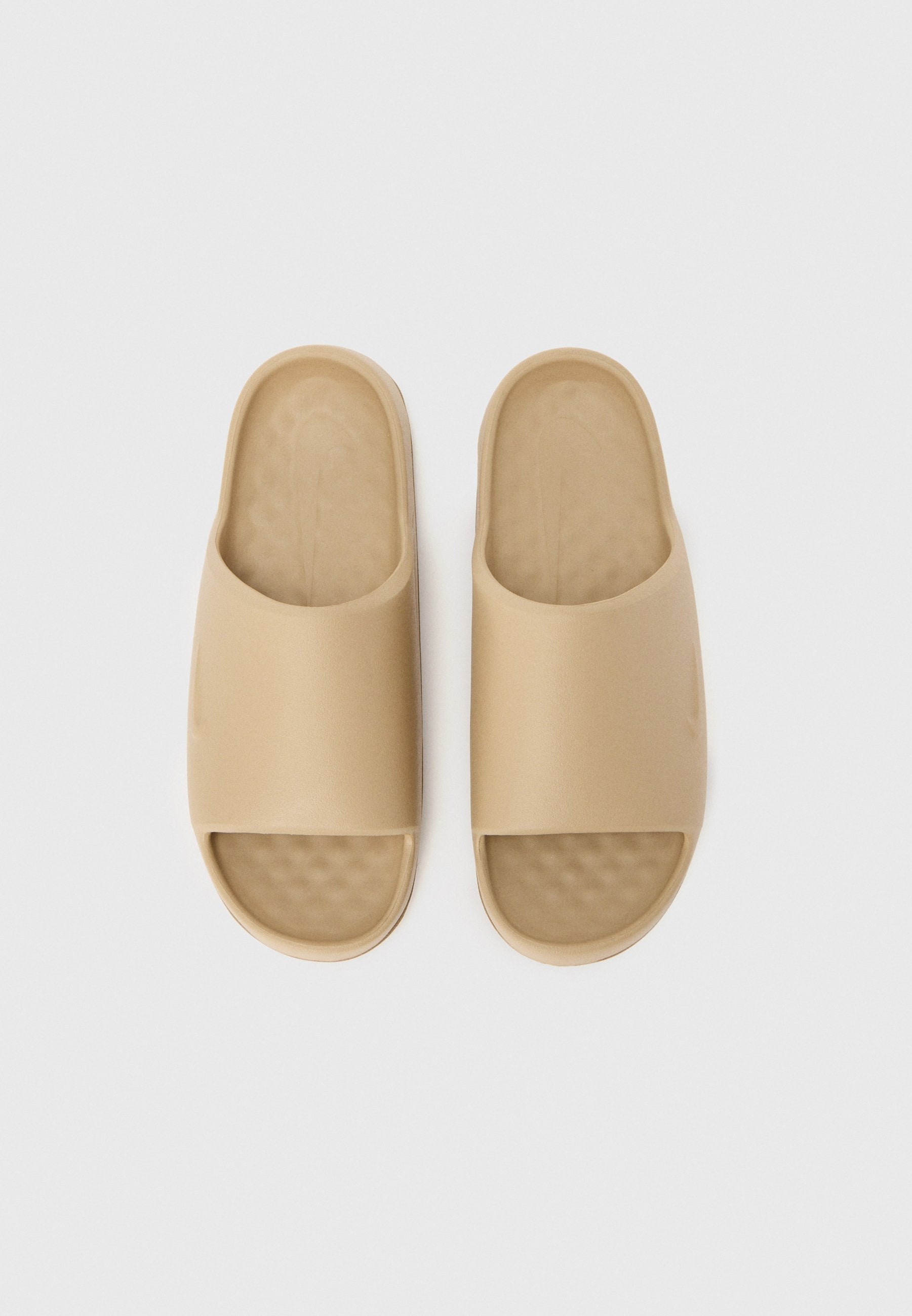 CALM 2.0 UNISEX - Claquettes de piscine - beige