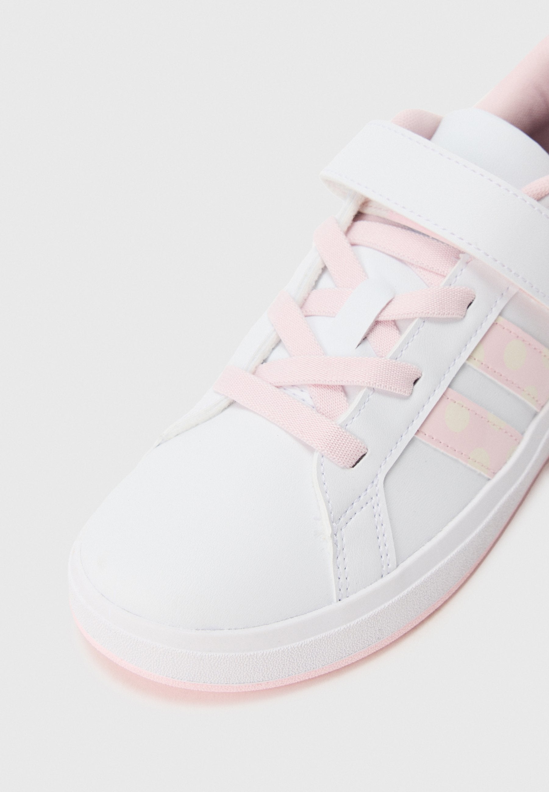 GRAND COURT MINNIE EL K - Walking trainers - cloud white/clear pink/chalk white