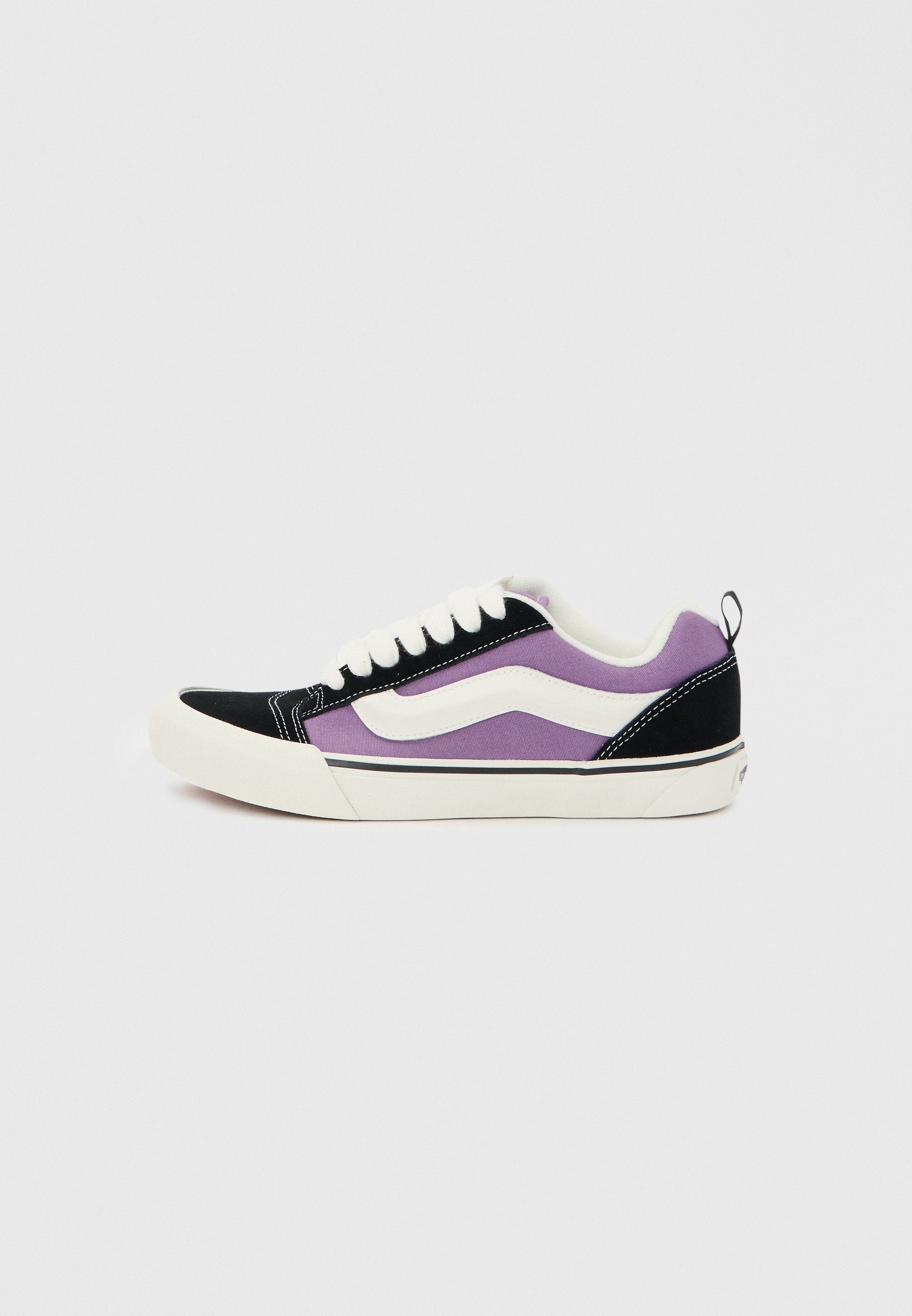 KNU SKOOL UNISEX - Skate shoes - nineties purple/black