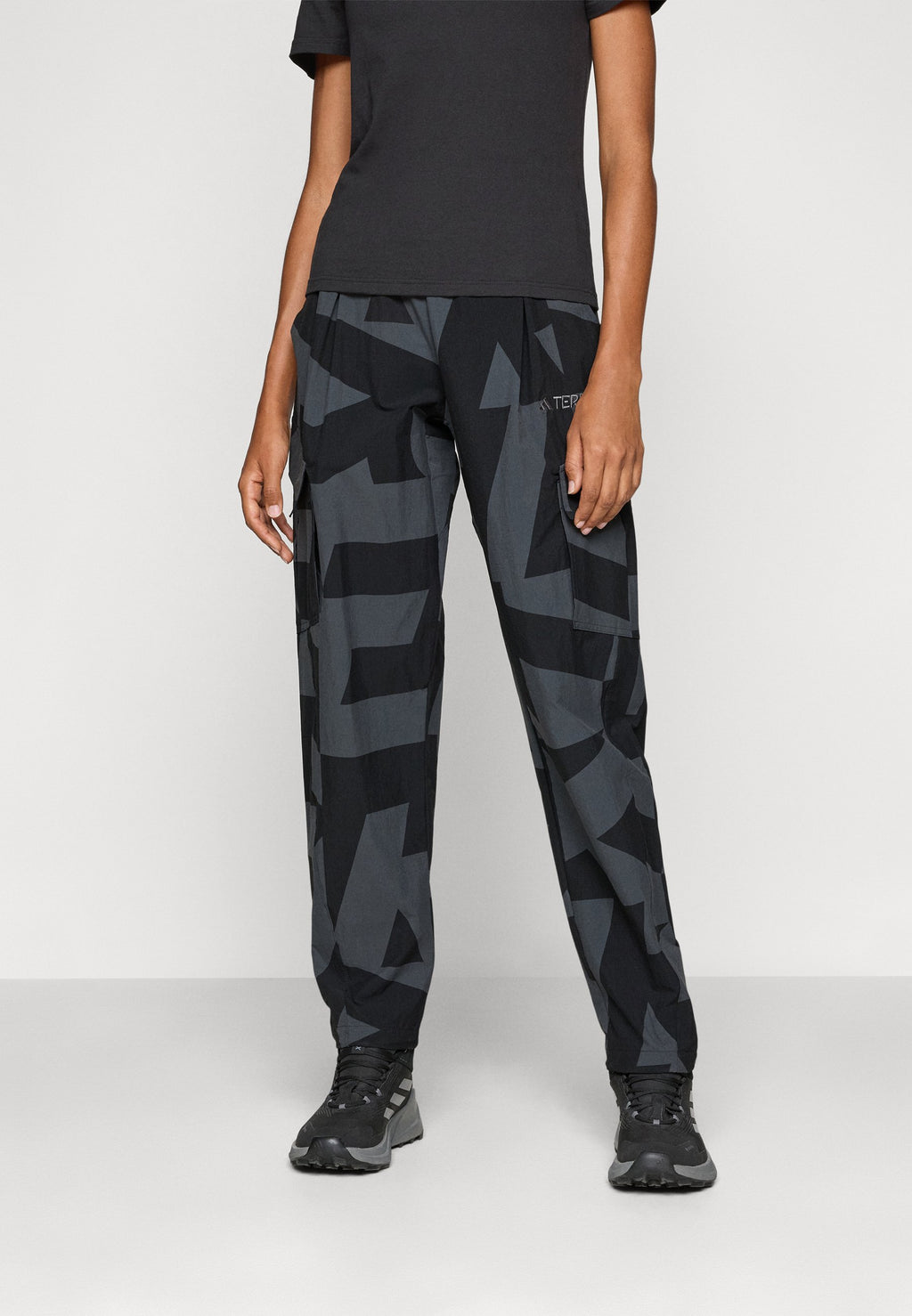 XPLORIC CARGO PRINTED - Outdoor pantolonu - siyah/karbon