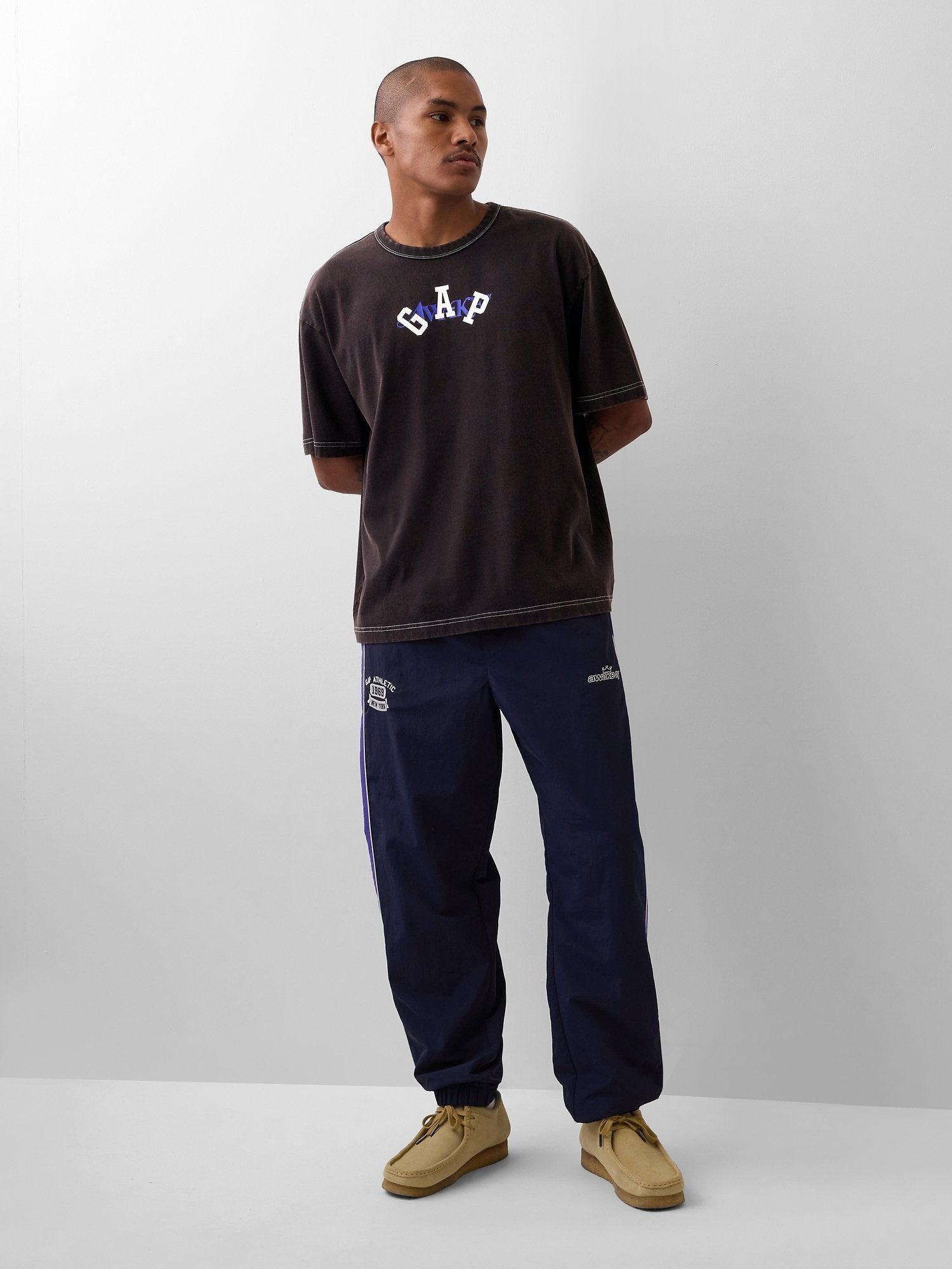 GAP AWAKE NY BOXY TEE UNISEX - Print T-shirt - moonless night