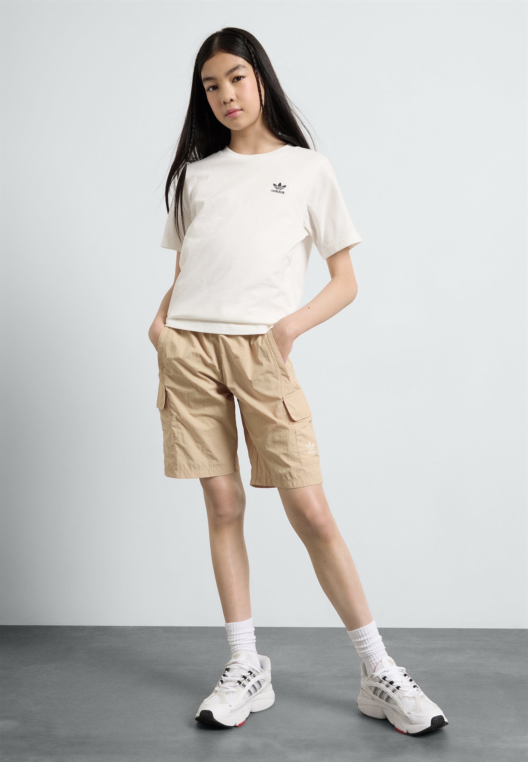 TEE JUNIOR UNISEX - قميص أساسي - أبيض سحابي
