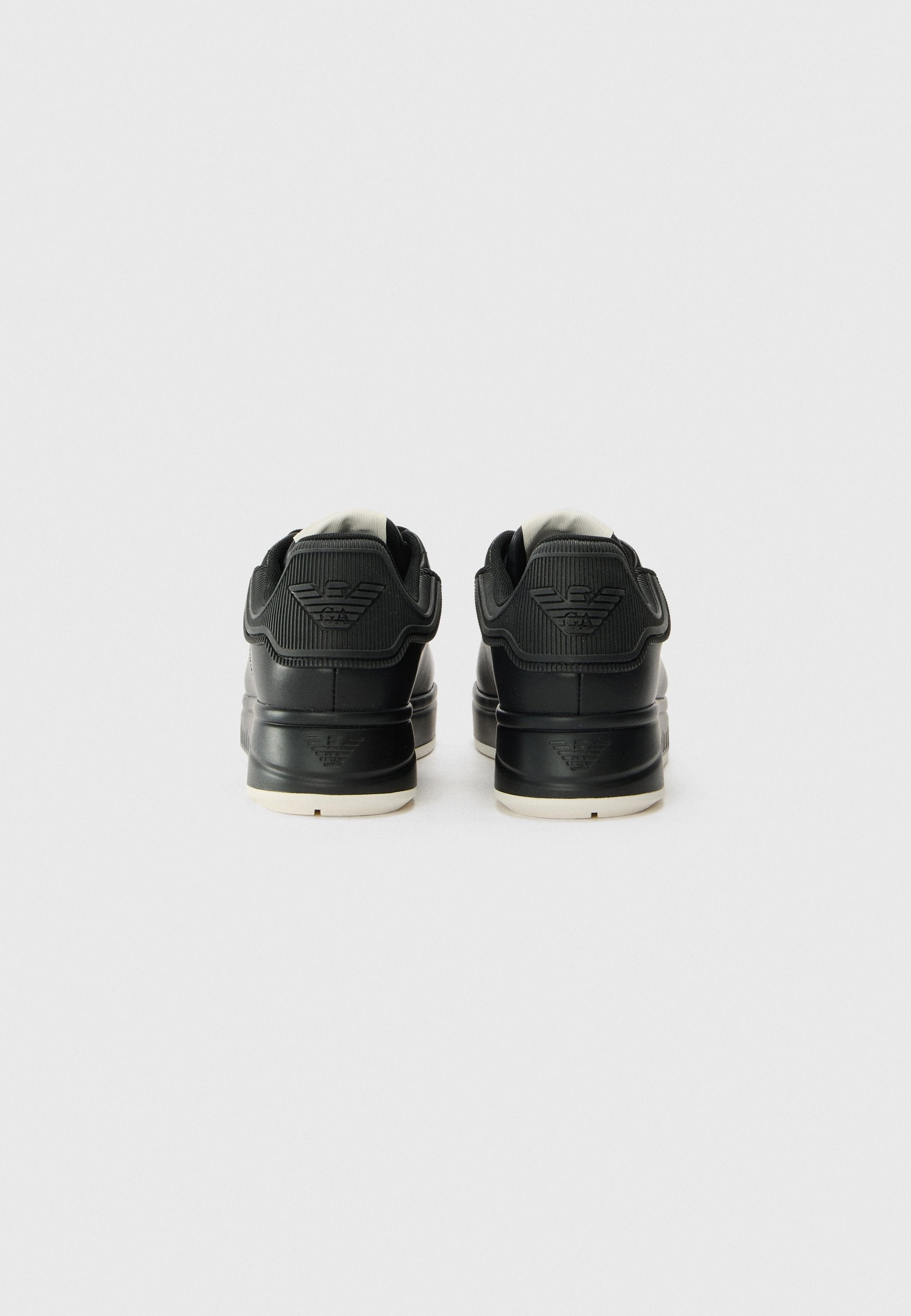 Trainers - black