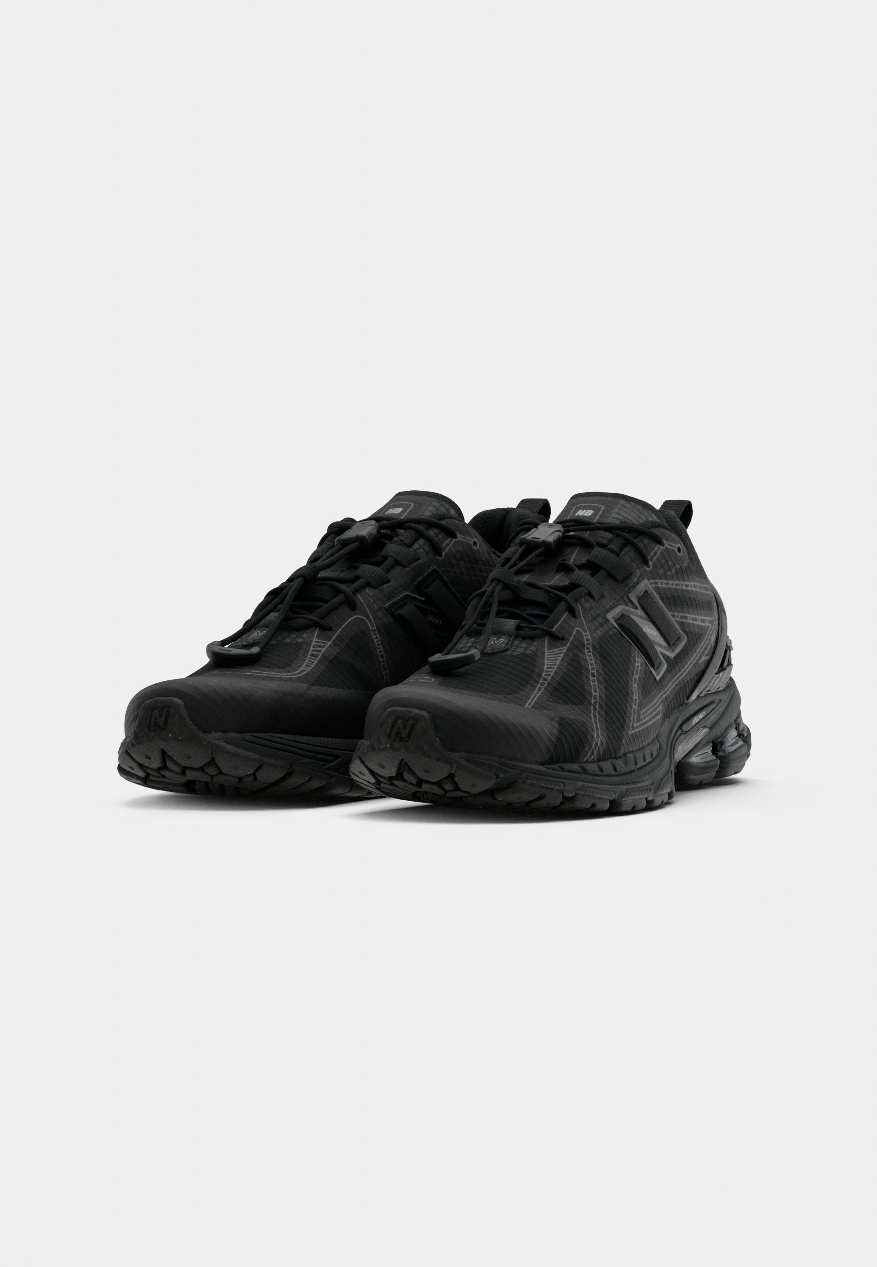 U1906 UNISEX - Trainers - black