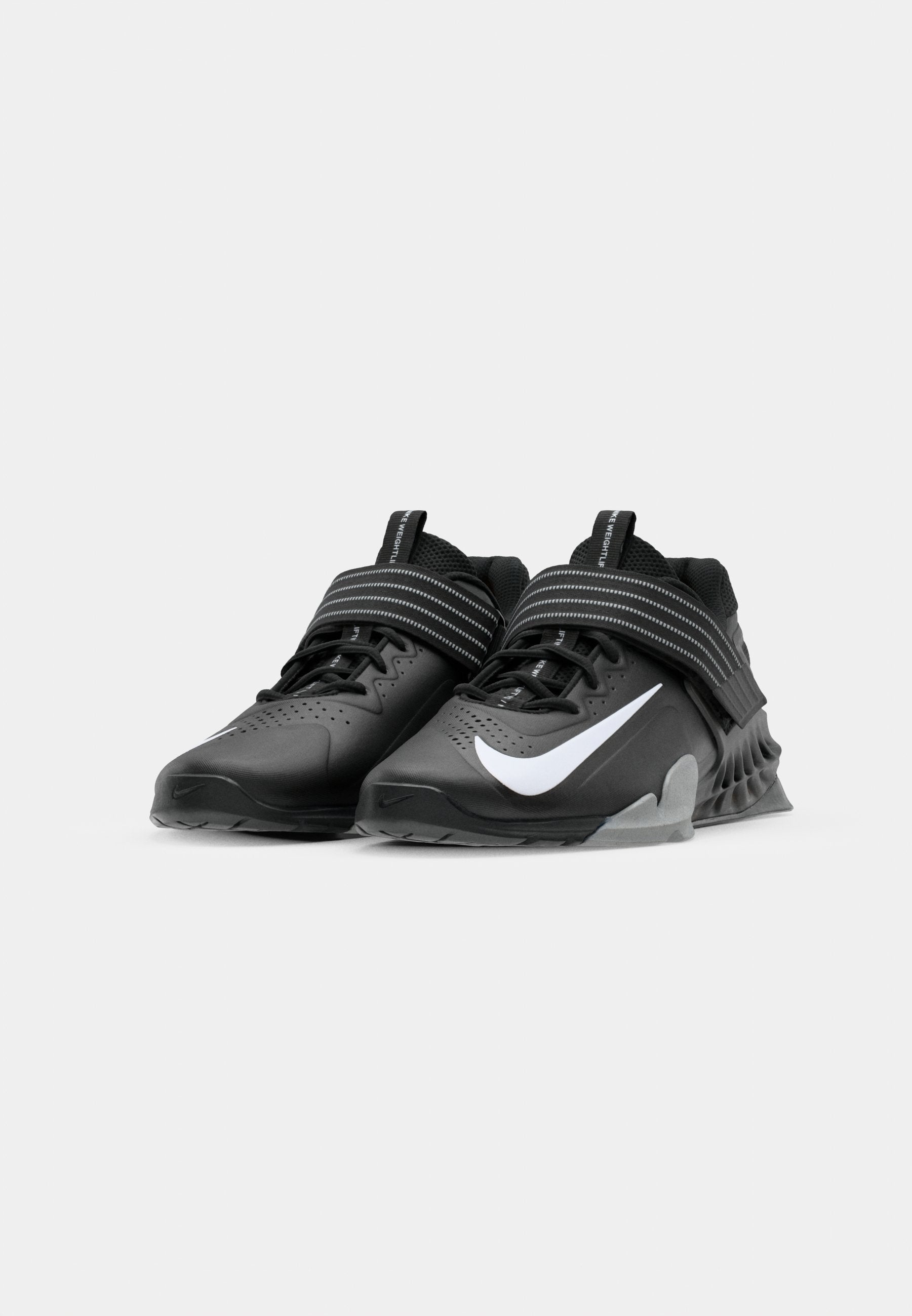 SAVALEOS - Training shoe - black/white/grey fog/laser orange